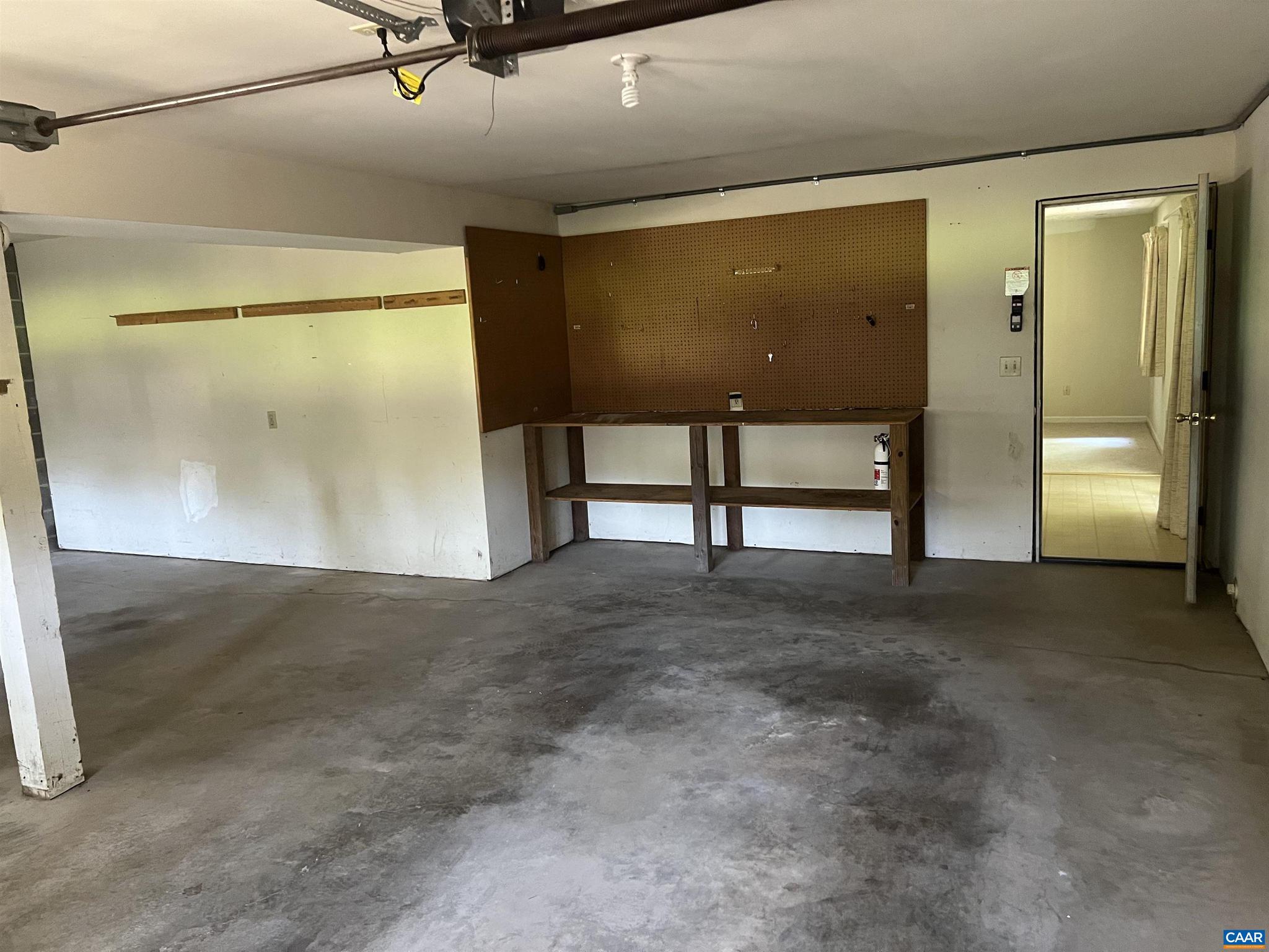 LAKE MONTICELLO - Residential