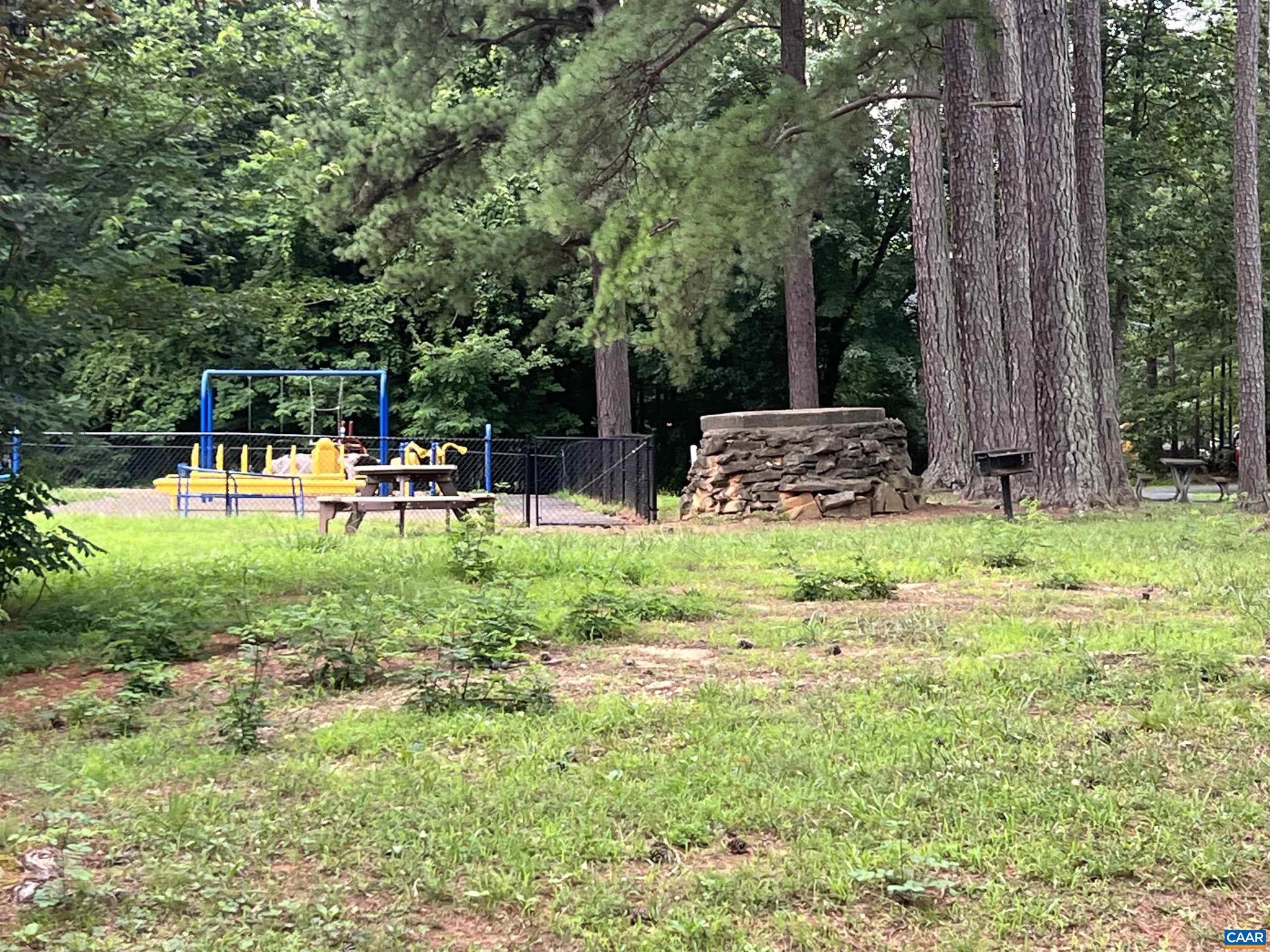 LAKE MONTICELLO - Residential