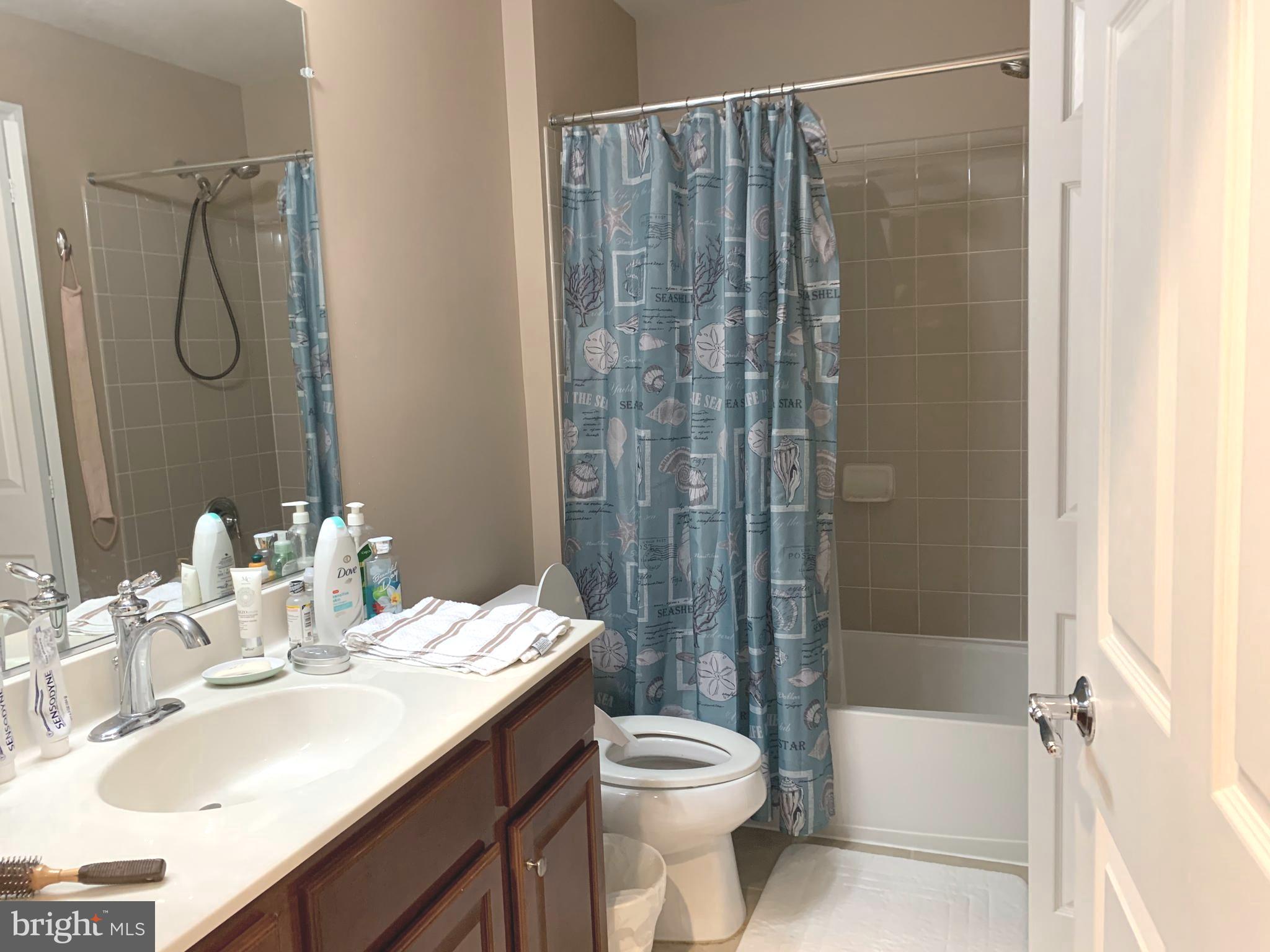 GOOSE CREEK VILLAGE NORTH - Residential Lease