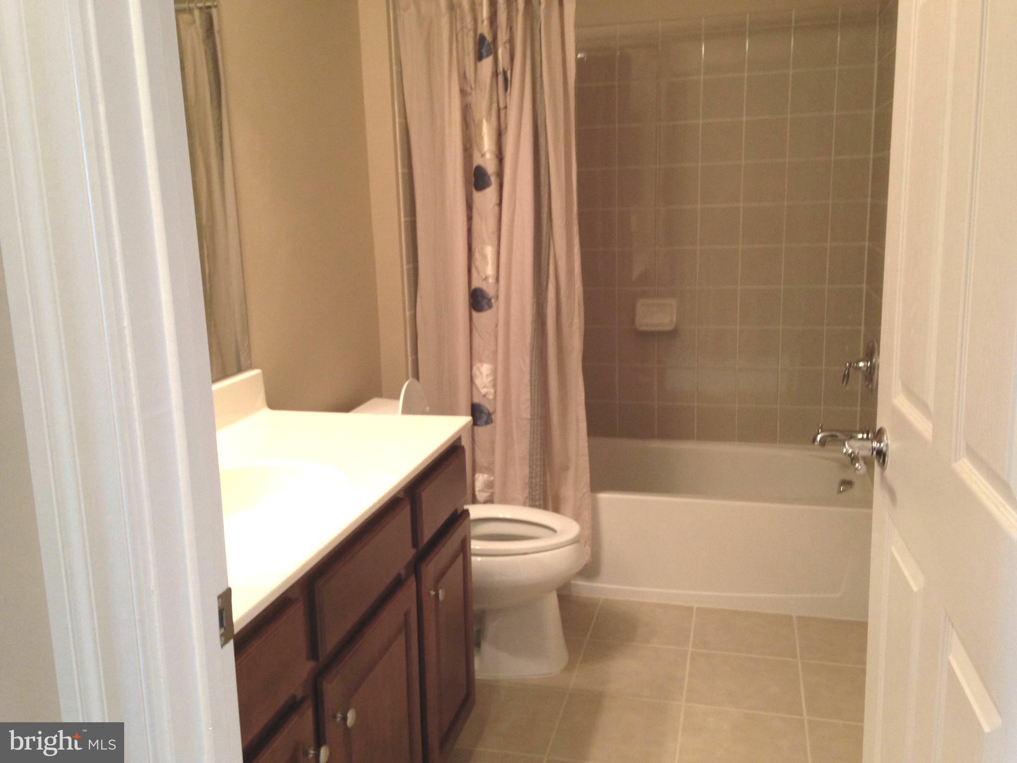 GOOSE CREEK VILLAGE NORTH - Residential Lease