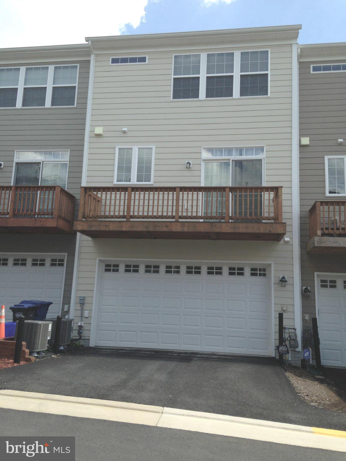 GOOSE CREEK VILLAGE NORTH - Residential Lease