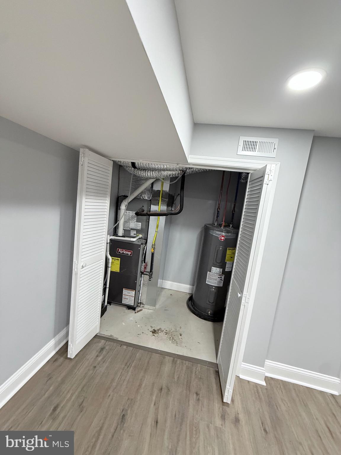 GERMANTOWN (EAST) - Residential