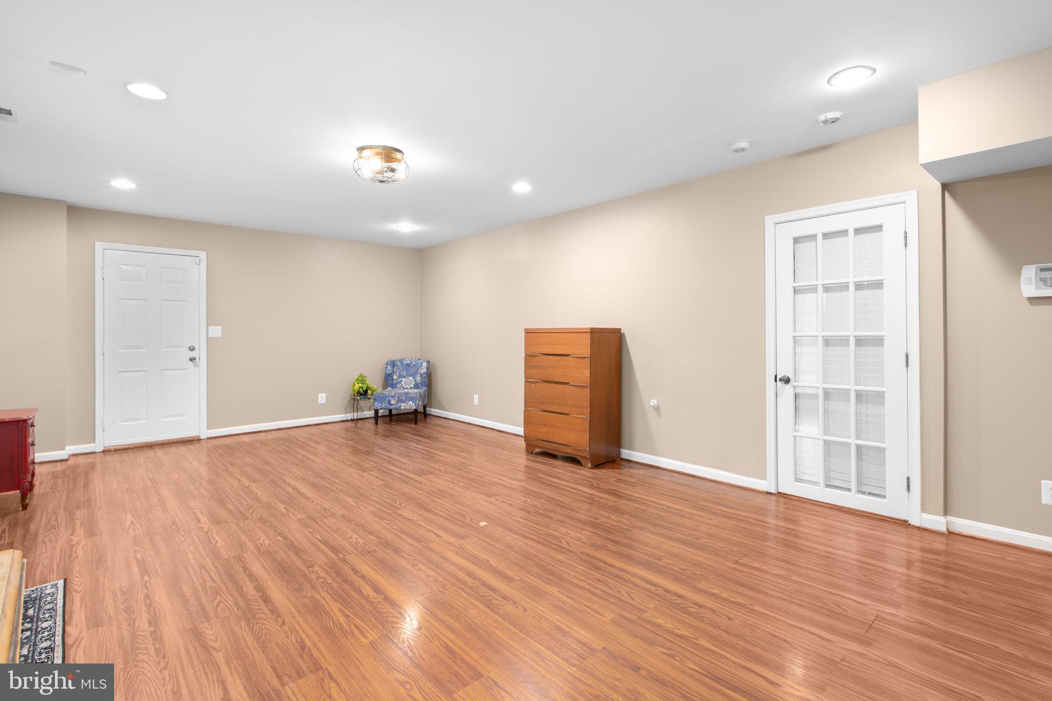 SURRY WOODS - Residential