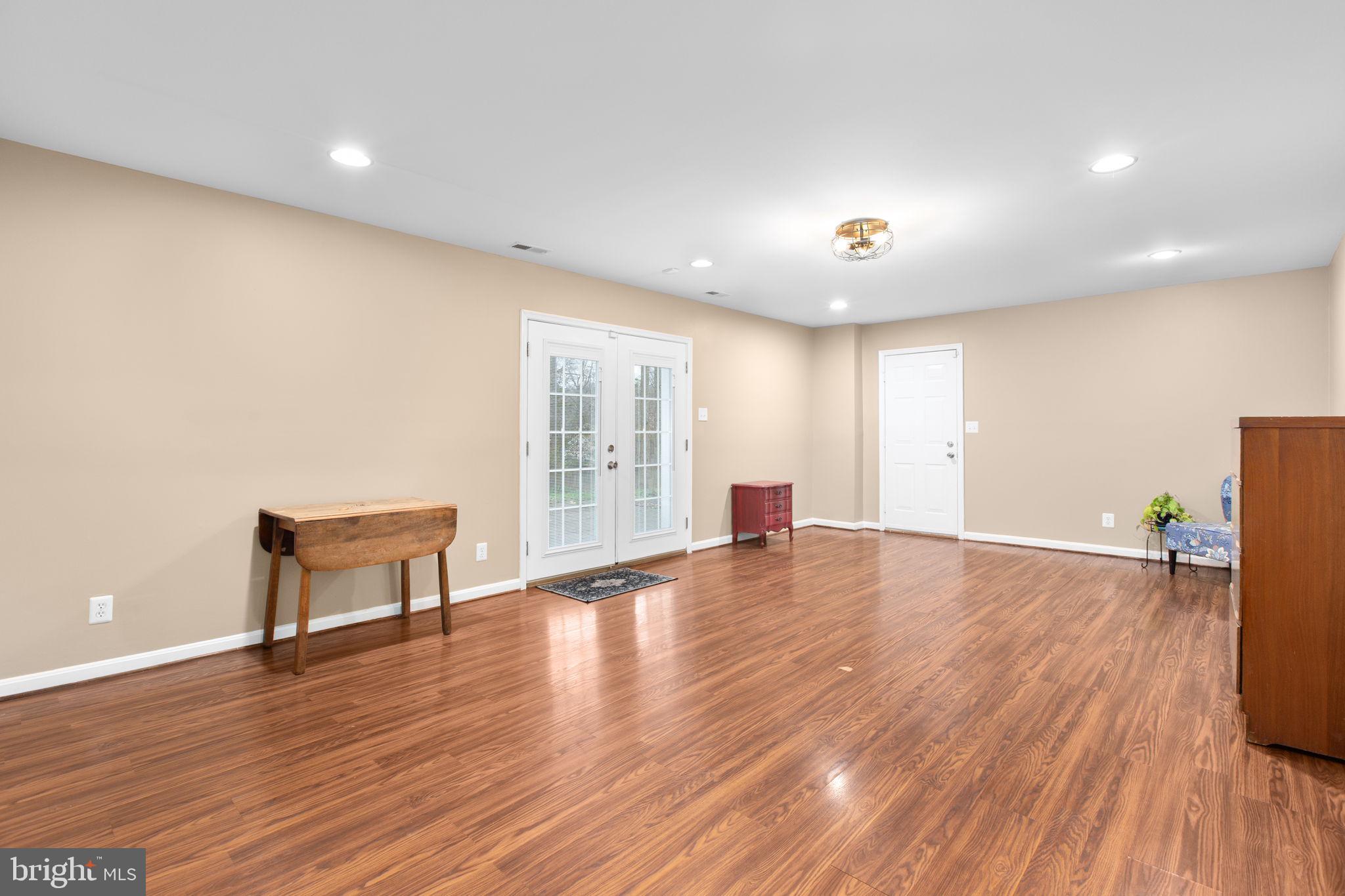 SURRY WOODS - Residential