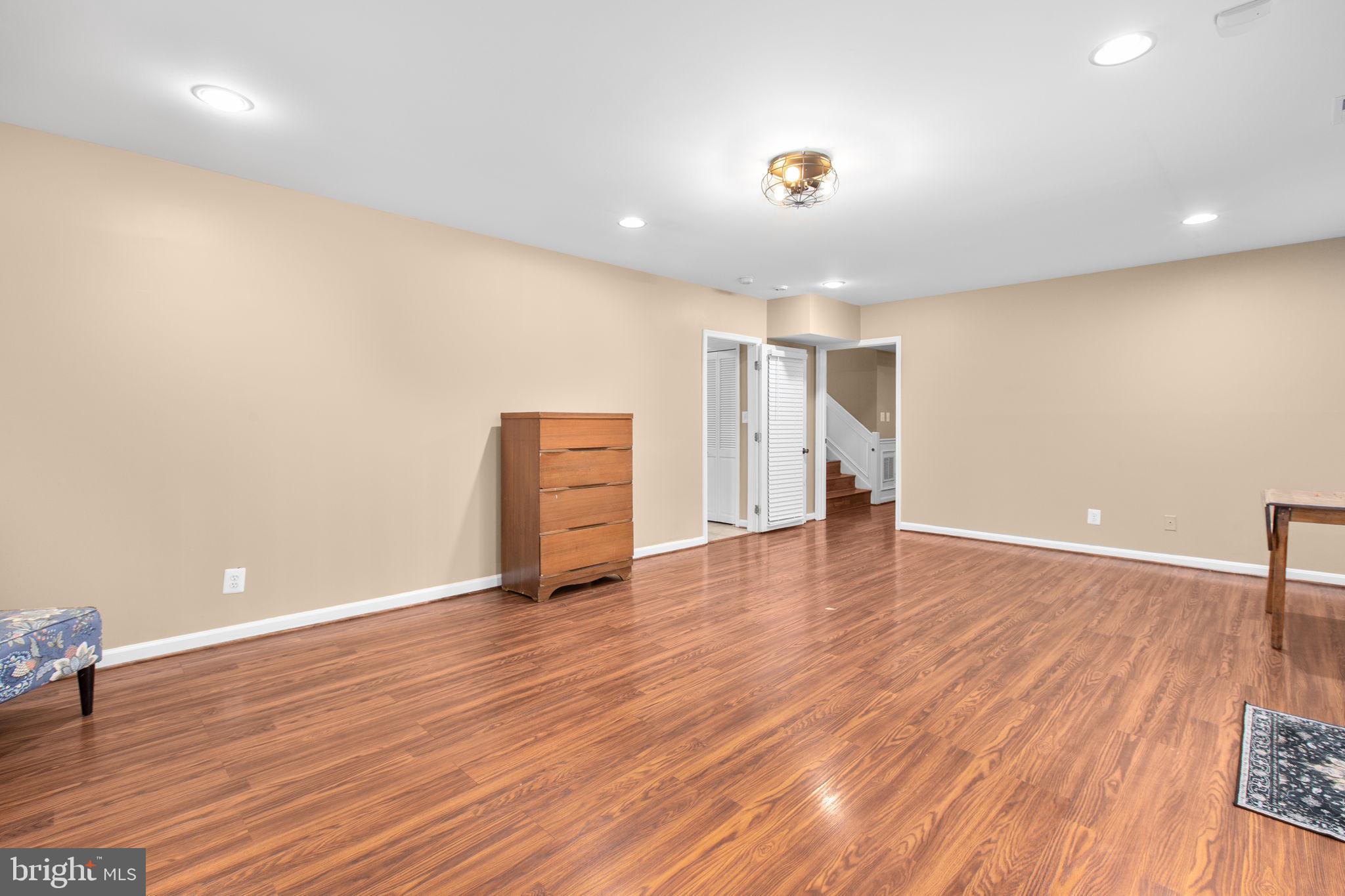 SURRY WOODS - Residential