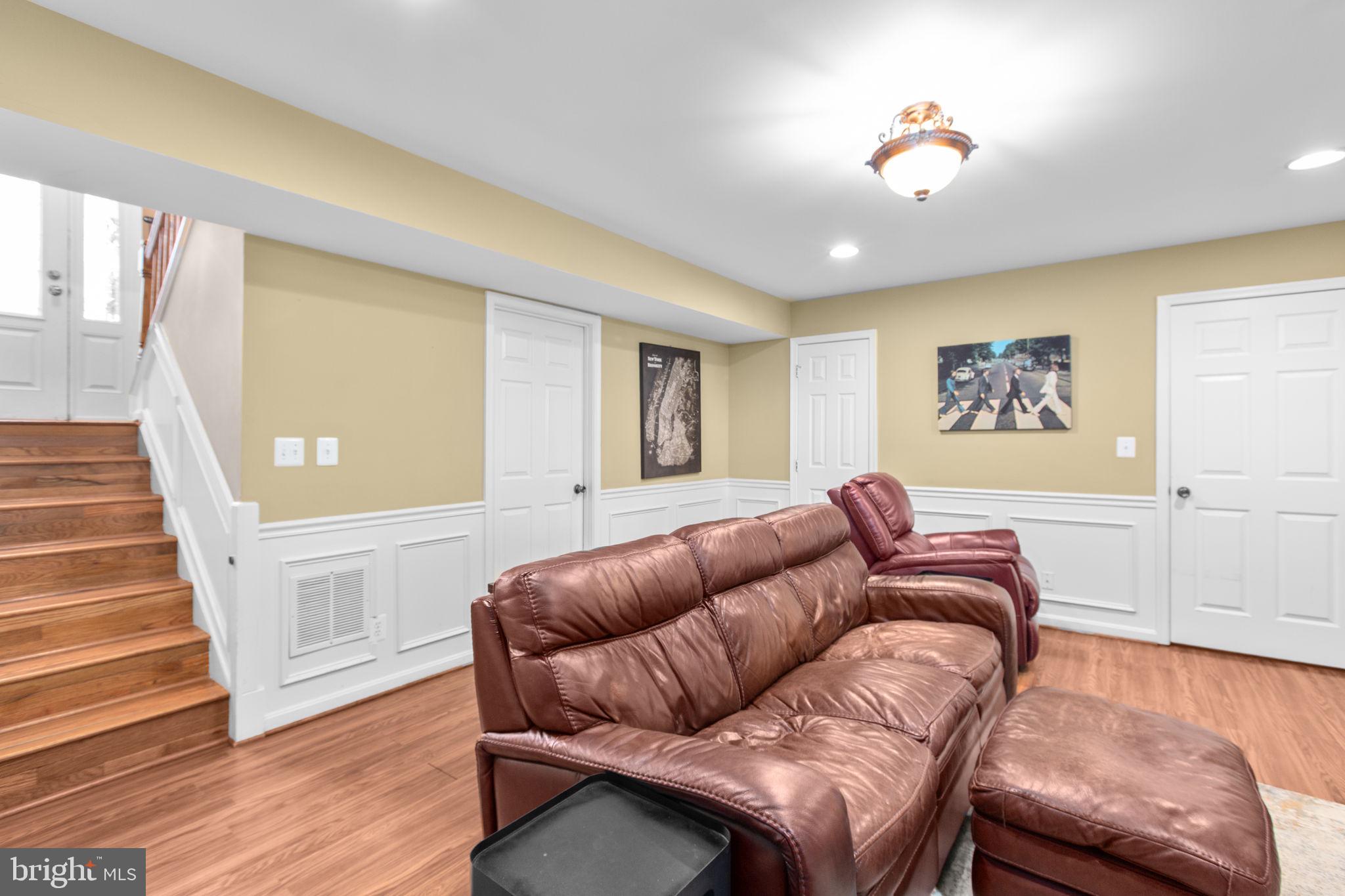 SURRY WOODS - Residential