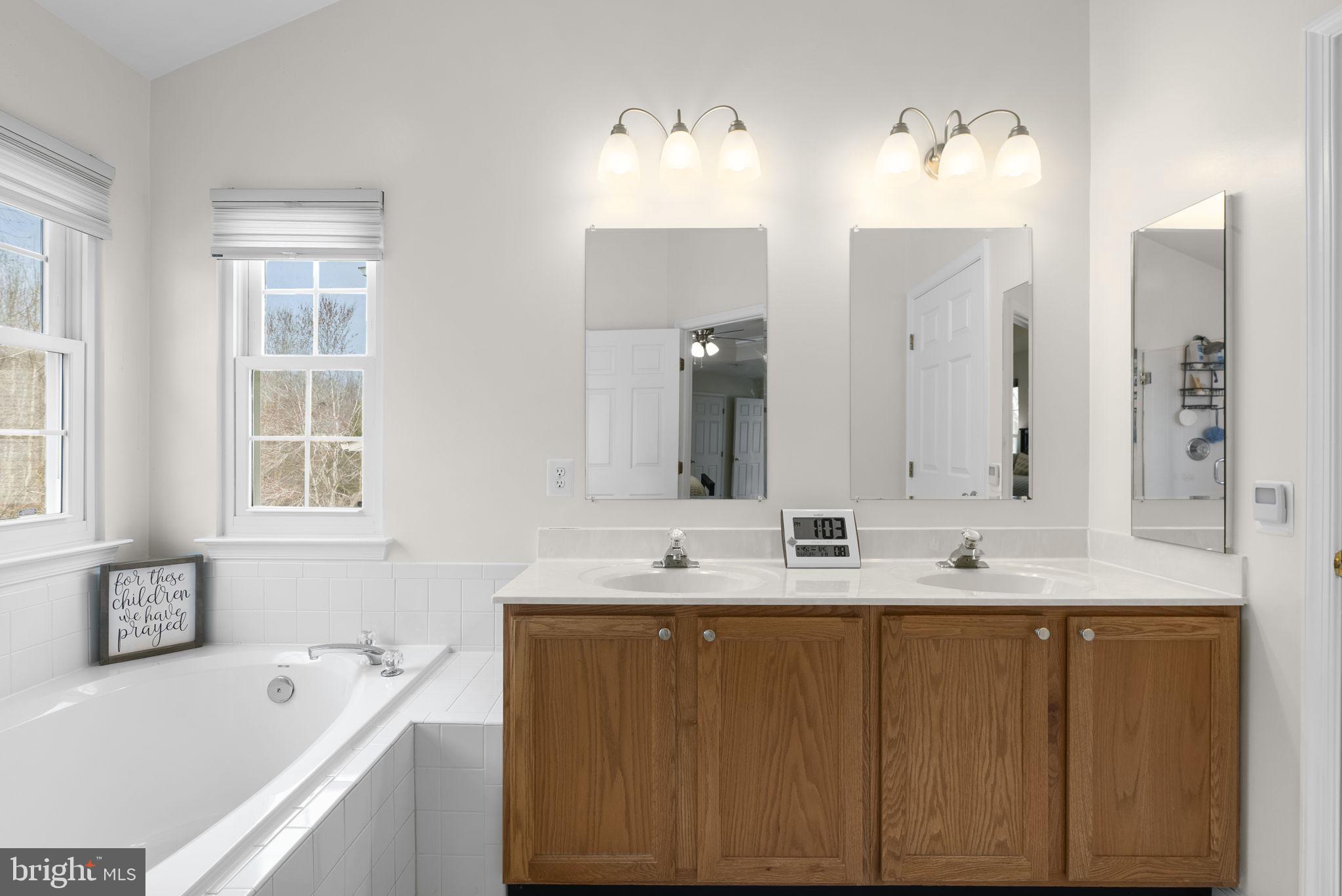 KINGSVIEW RIDGE - Residential