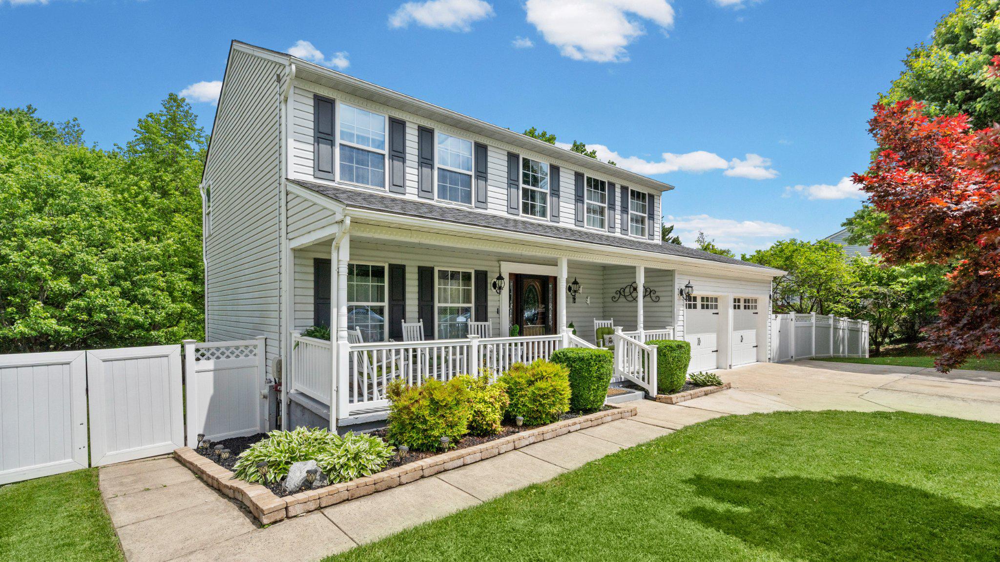 405 DEVONSHIRE COURT