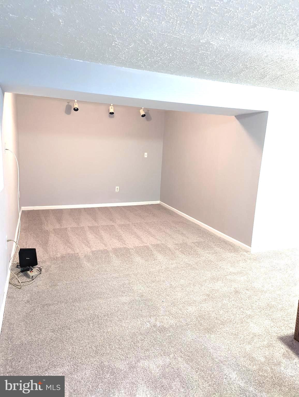 HOLLAWAY ESTATES - Residential