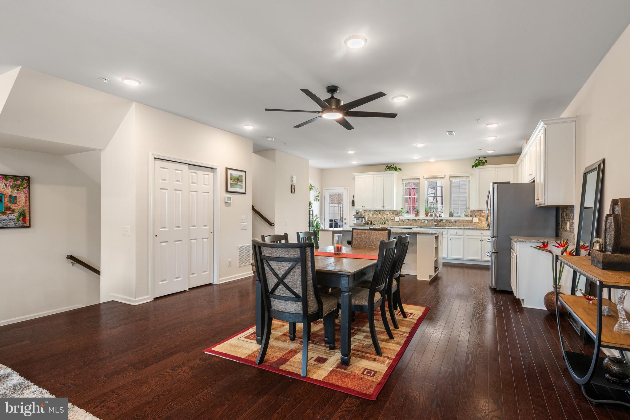 LINDEN HALL - Residential