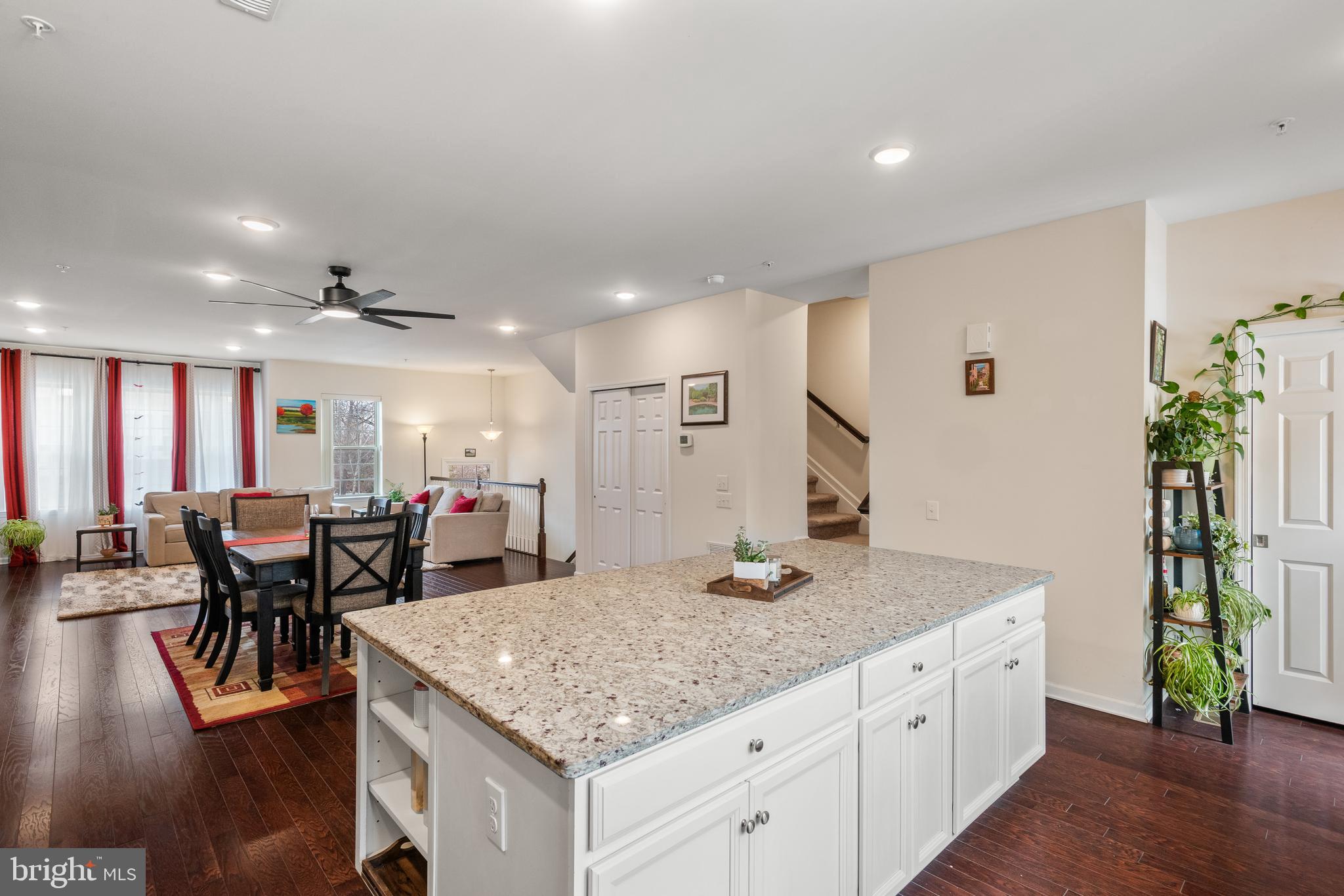 LINDEN HALL - Residential