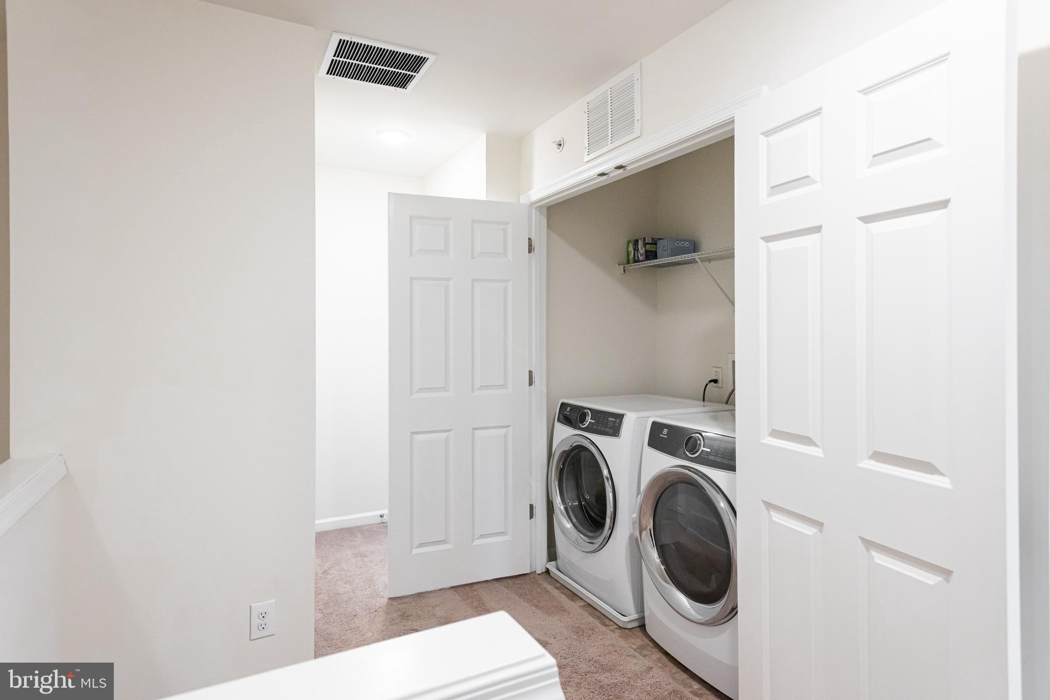 LINDEN HALL - Residential