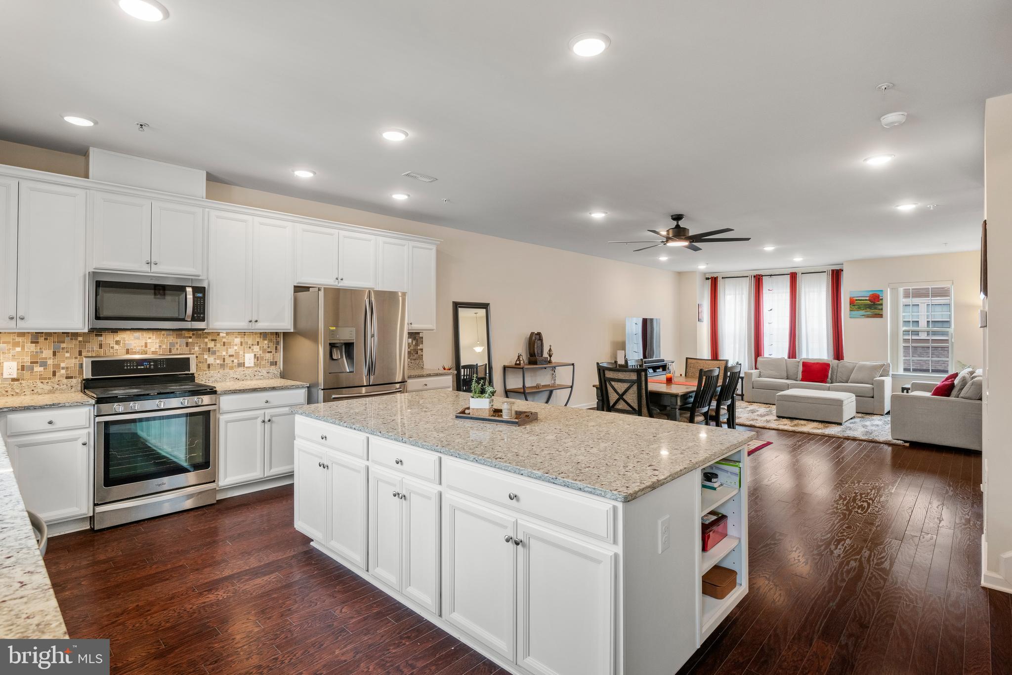 LINDEN HALL - Residential