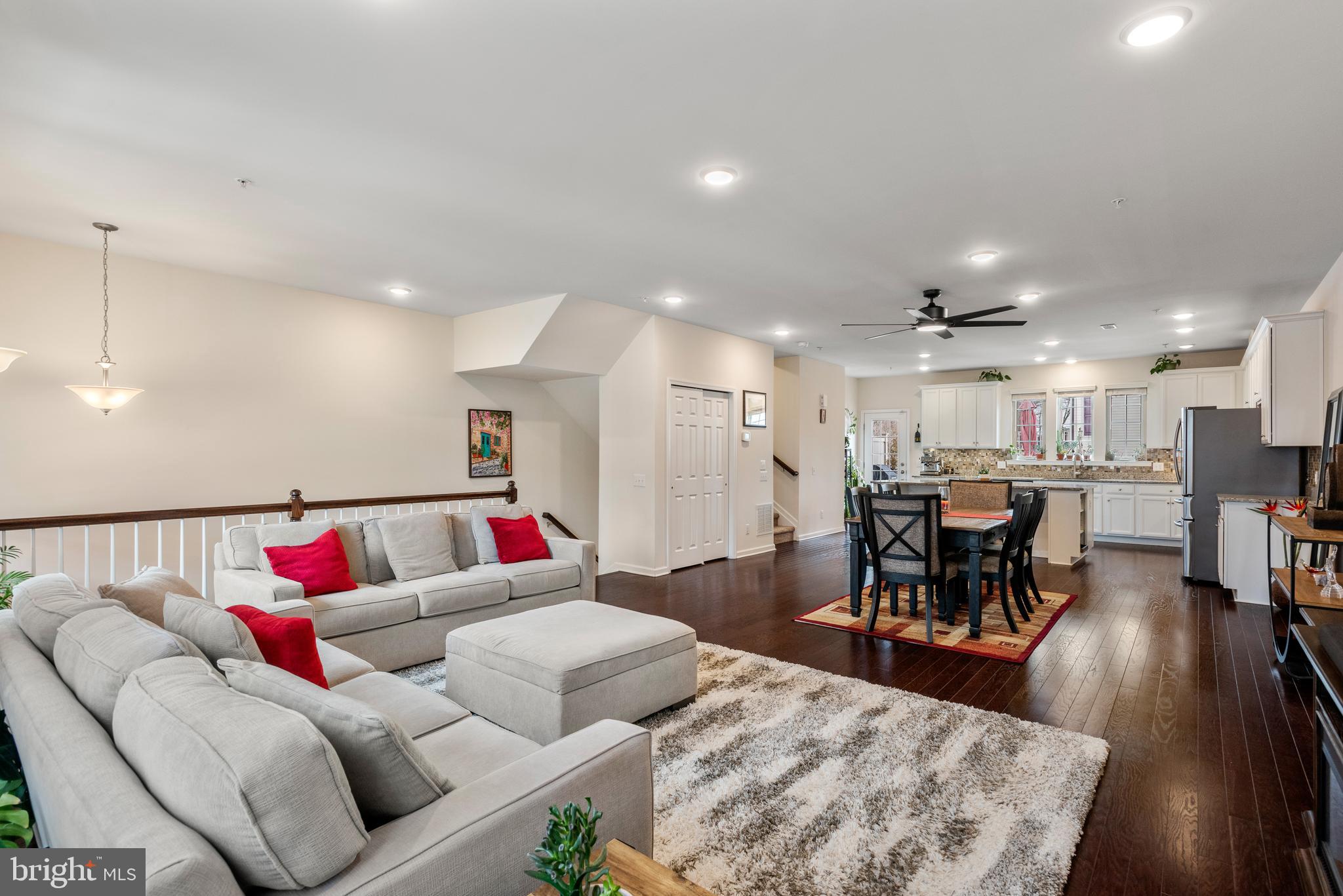 LINDEN HALL - Residential