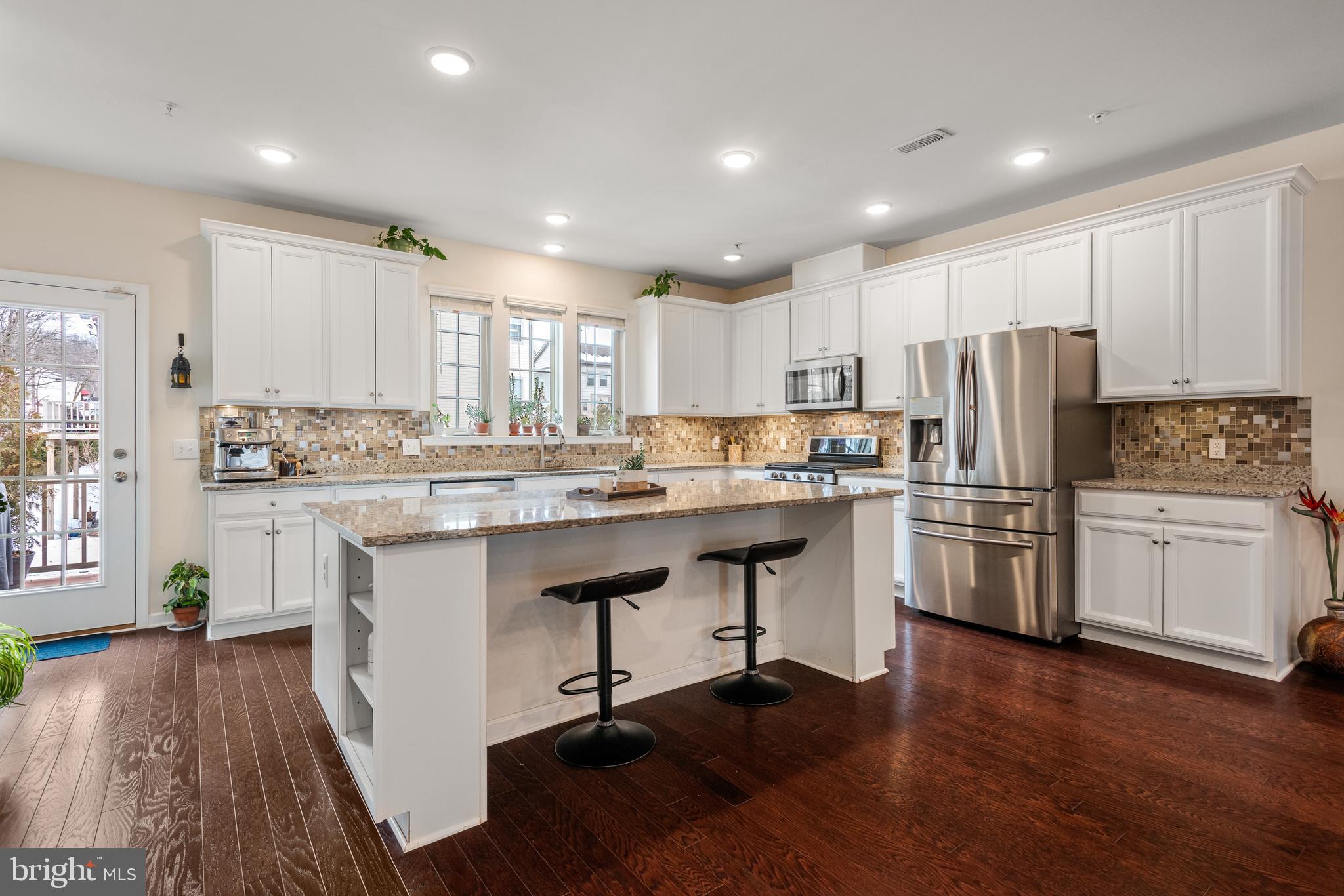 LINDEN HALL - Residential