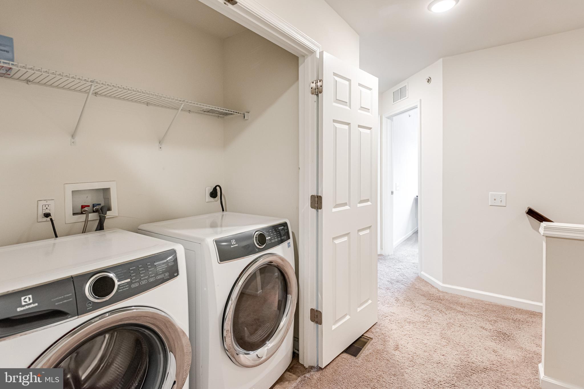 LINDEN HALL - Residential