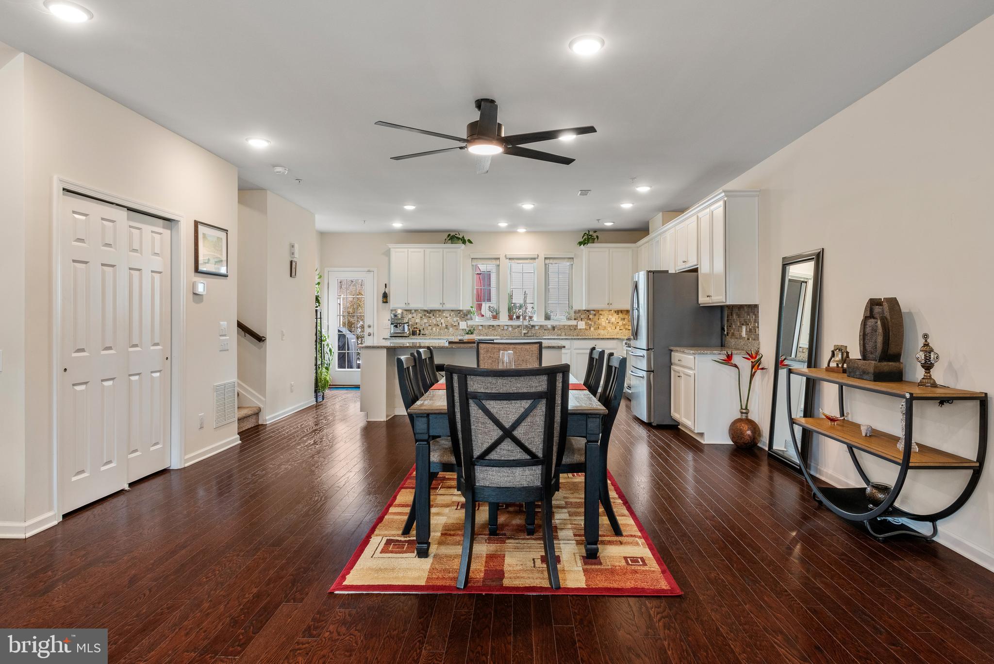 LINDEN HALL - Residential