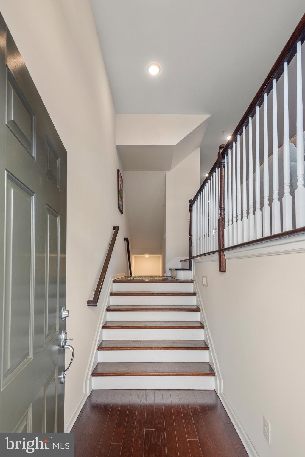 LINDEN HALL - Residential