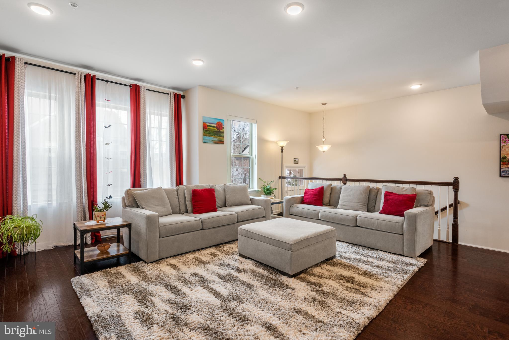 LINDEN HALL - Residential