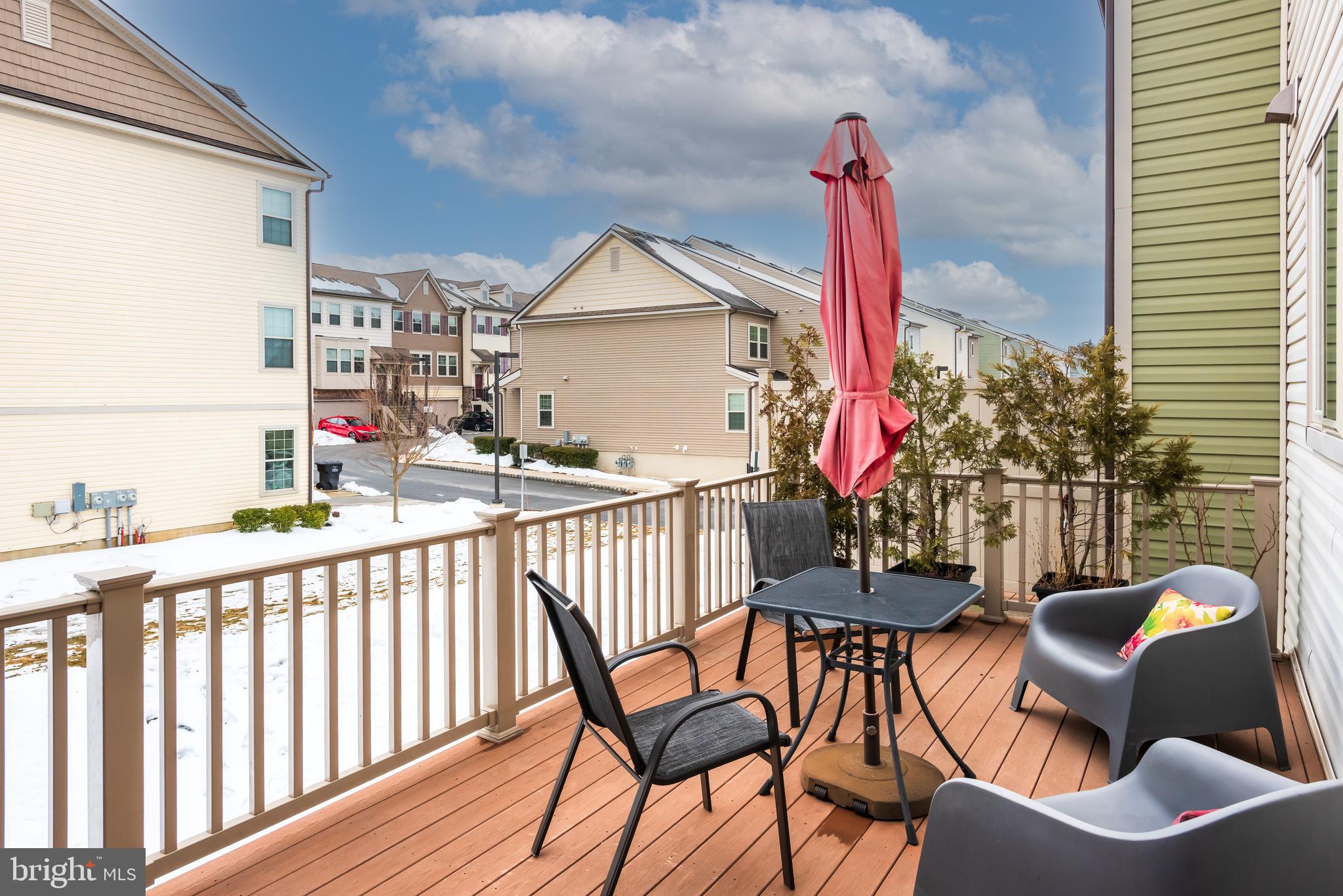 LINDEN HALL - Residential