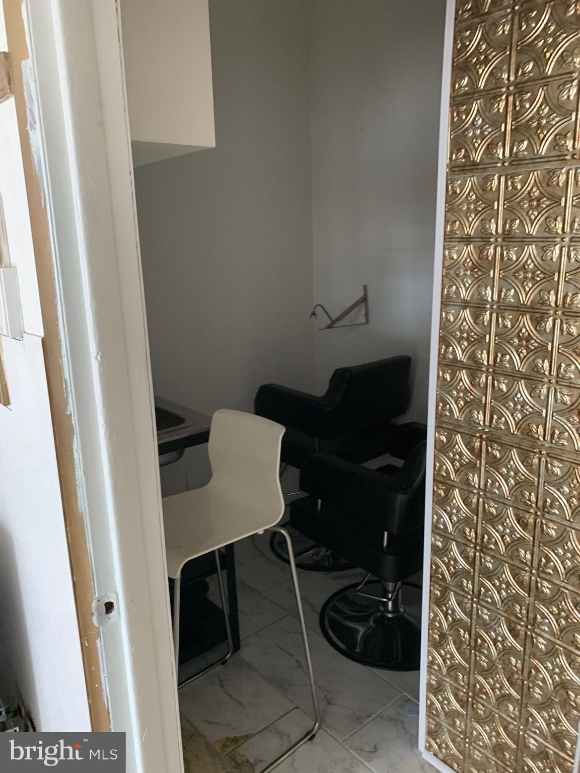WEST OAK LANE - Commercial Lease