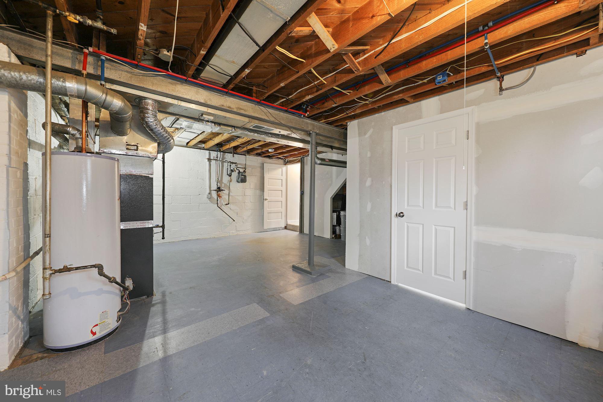 CHESTNUT RIDGE MANOR - Residential Lease