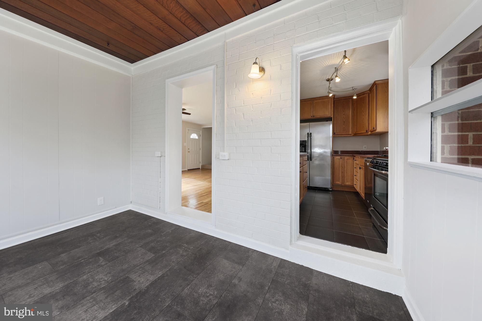 CHESTNUT RIDGE MANOR - Residential Lease