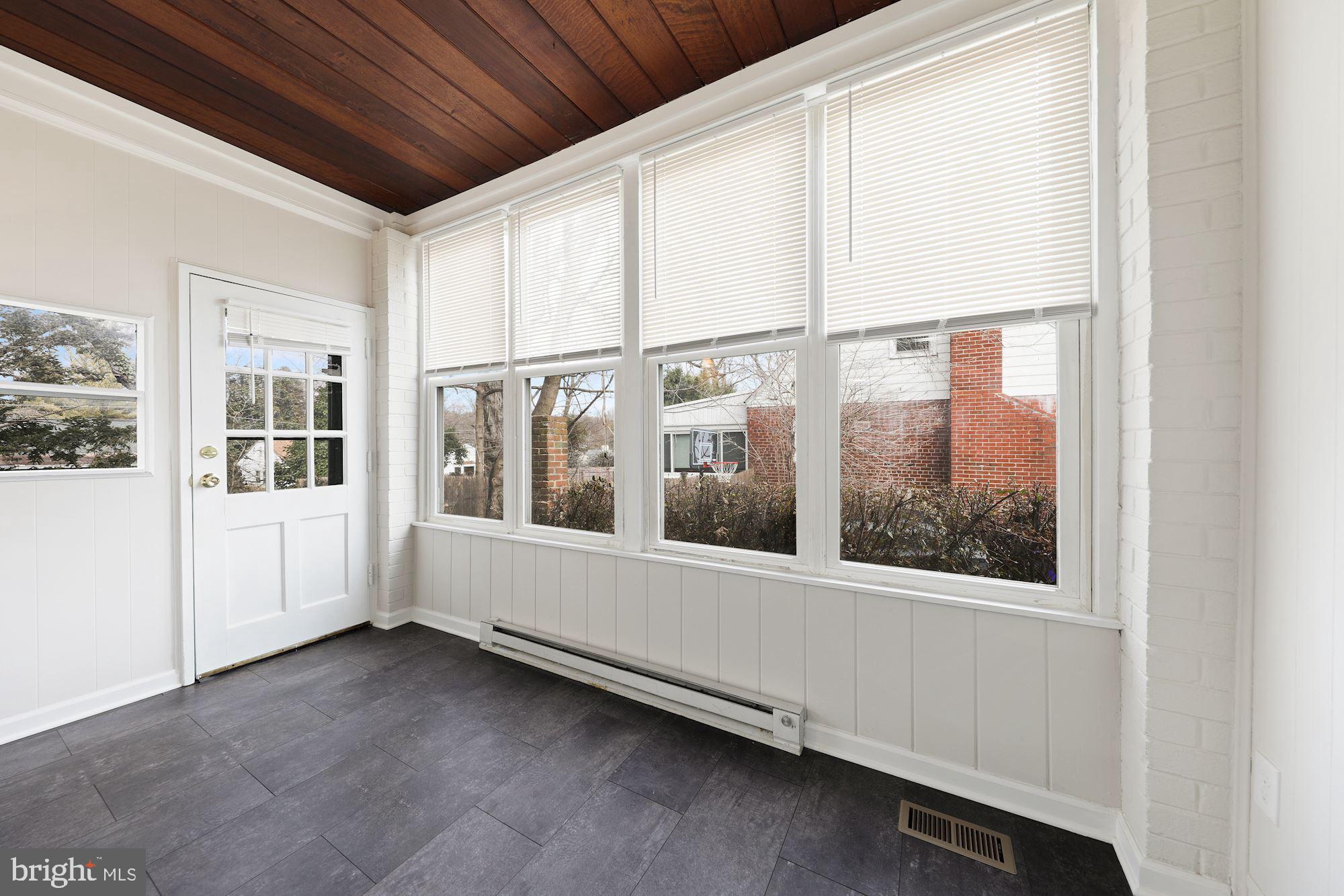 CHESTNUT RIDGE MANOR - Residential Lease