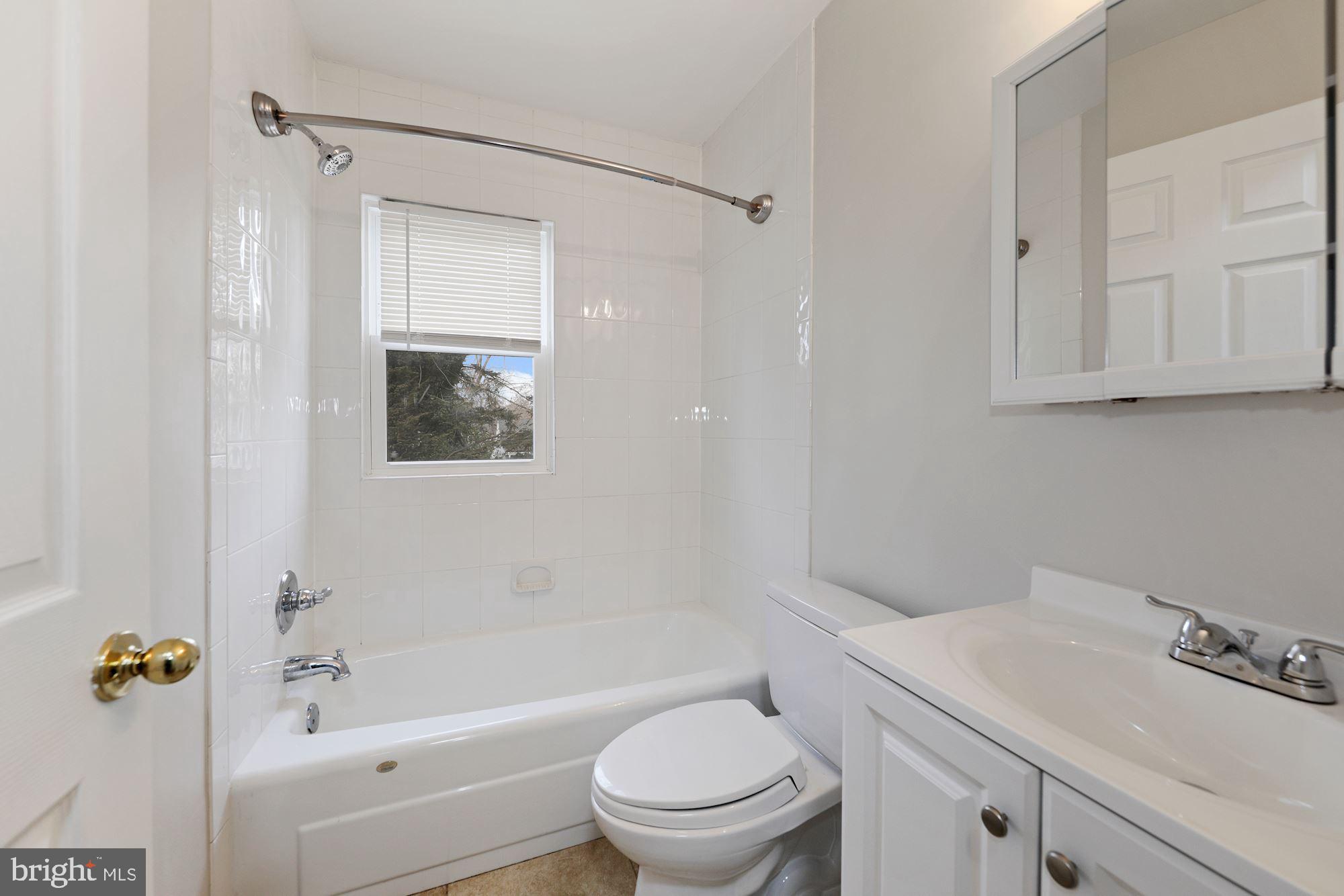 CHESTNUT RIDGE MANOR - Residential Lease