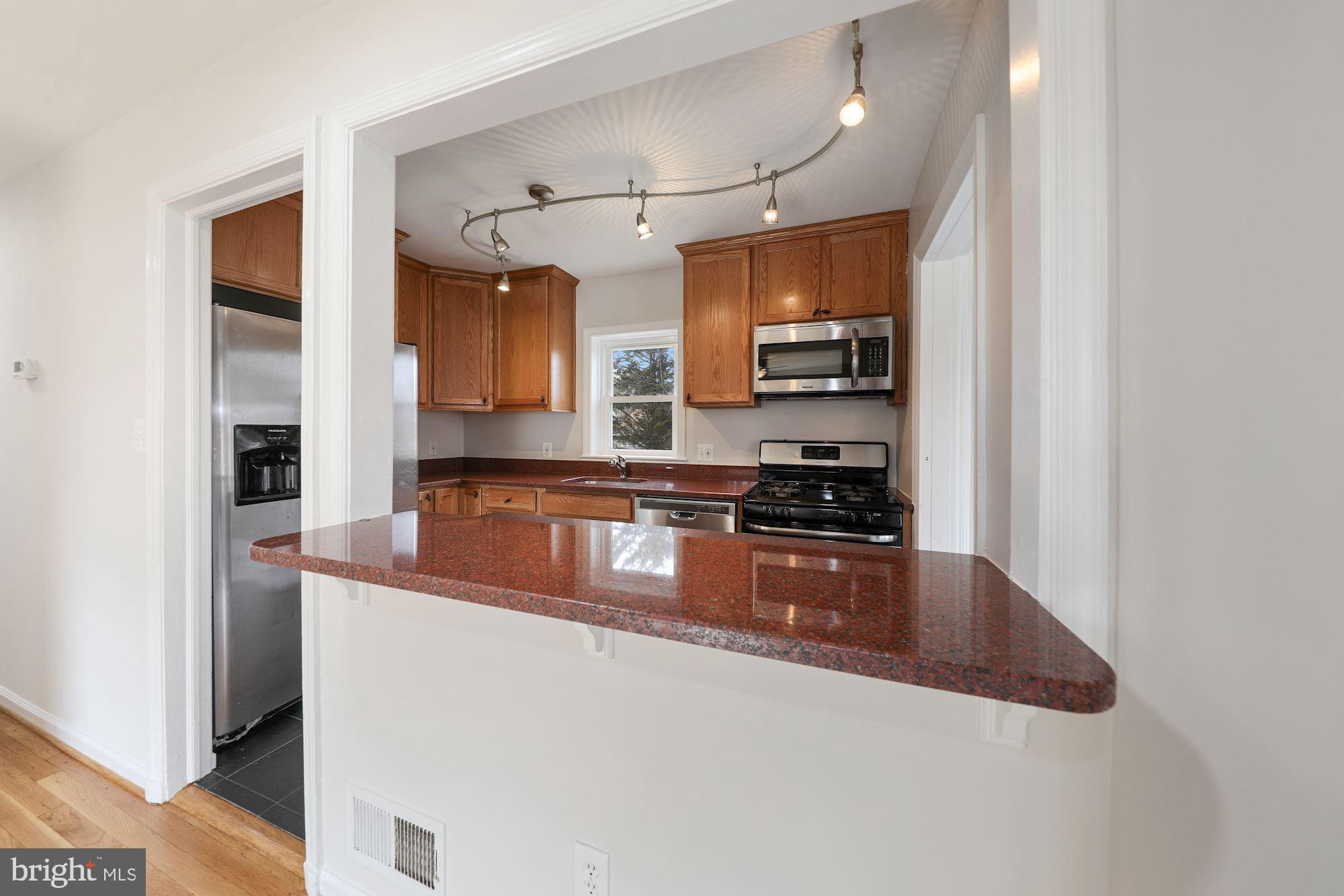 CHESTNUT RIDGE MANOR - Residential Lease