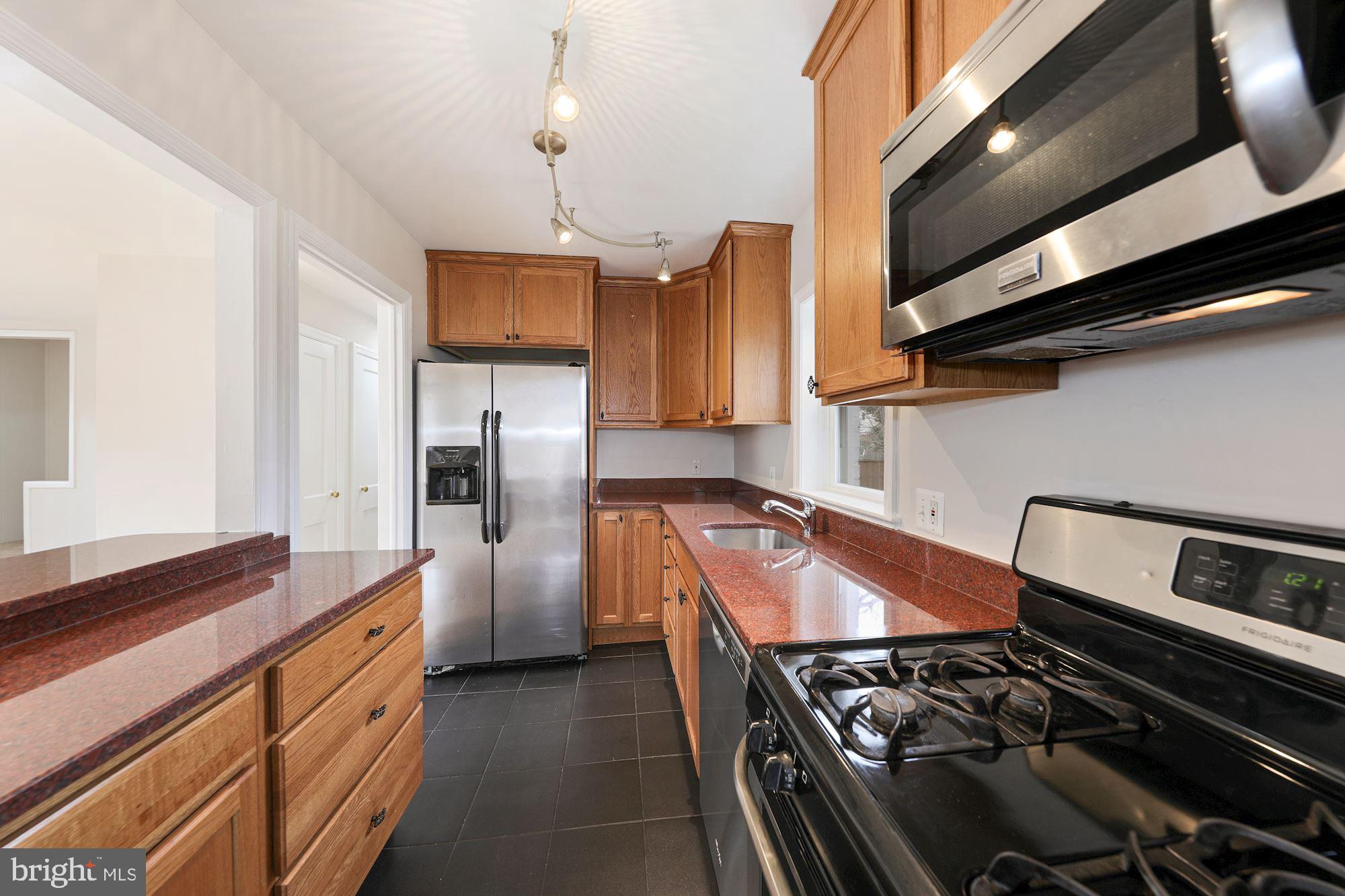 CHESTNUT RIDGE MANOR - Residential Lease