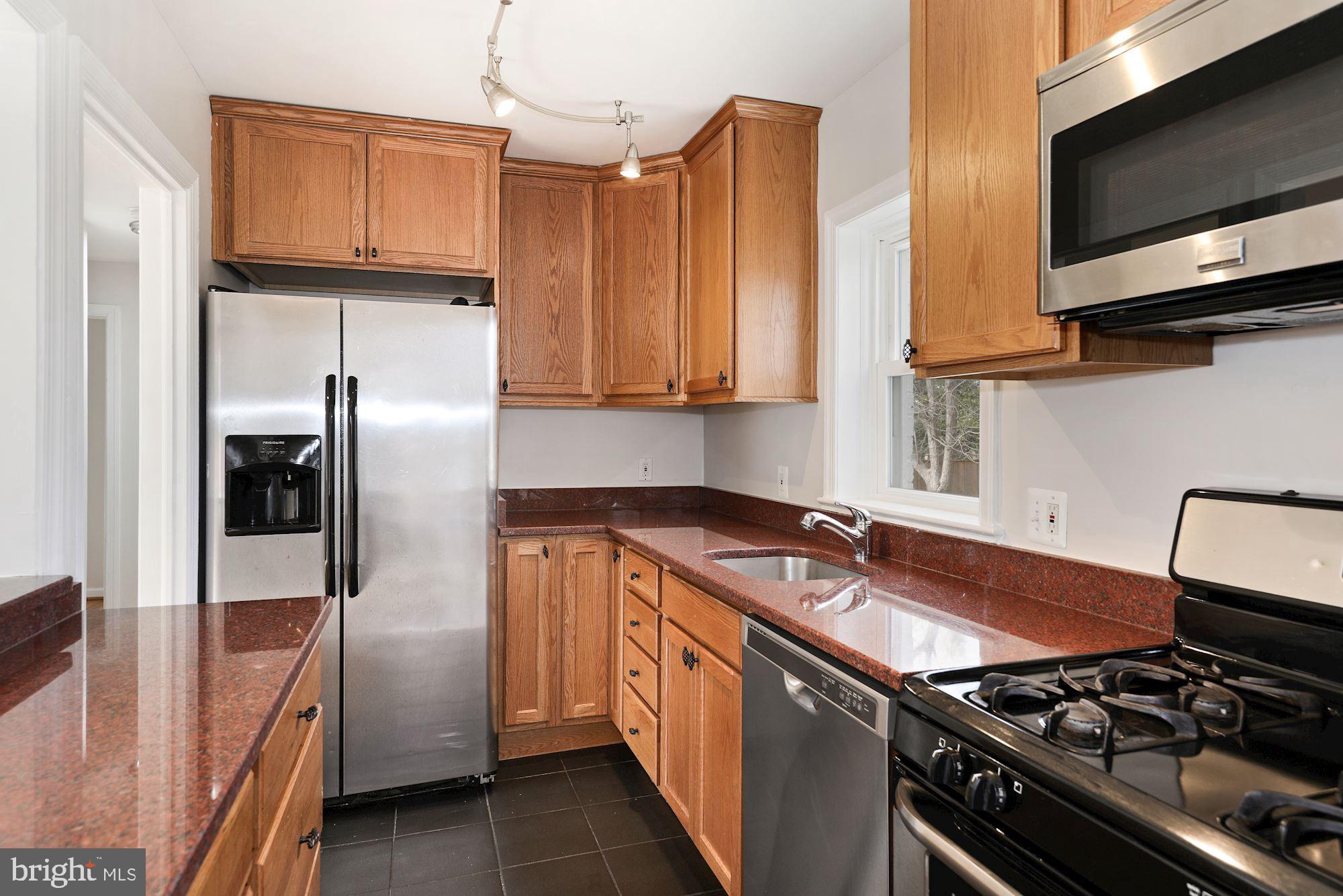 CHESTNUT RIDGE MANOR - Residential Lease