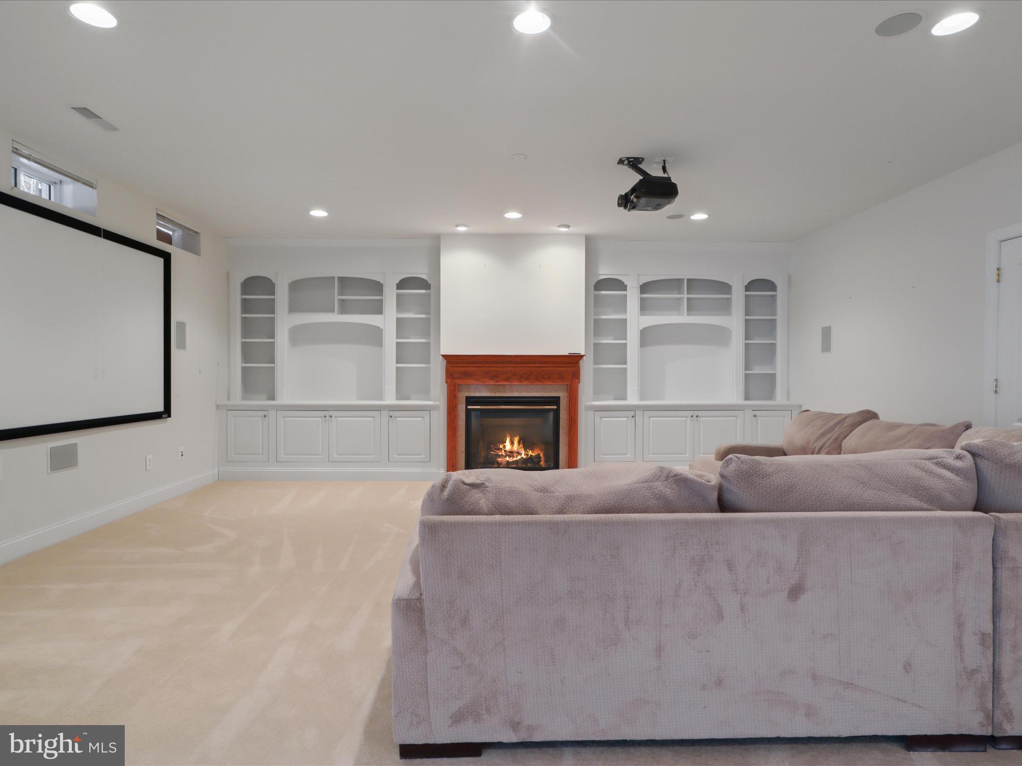 LAKEWOOD HILLS - Residential