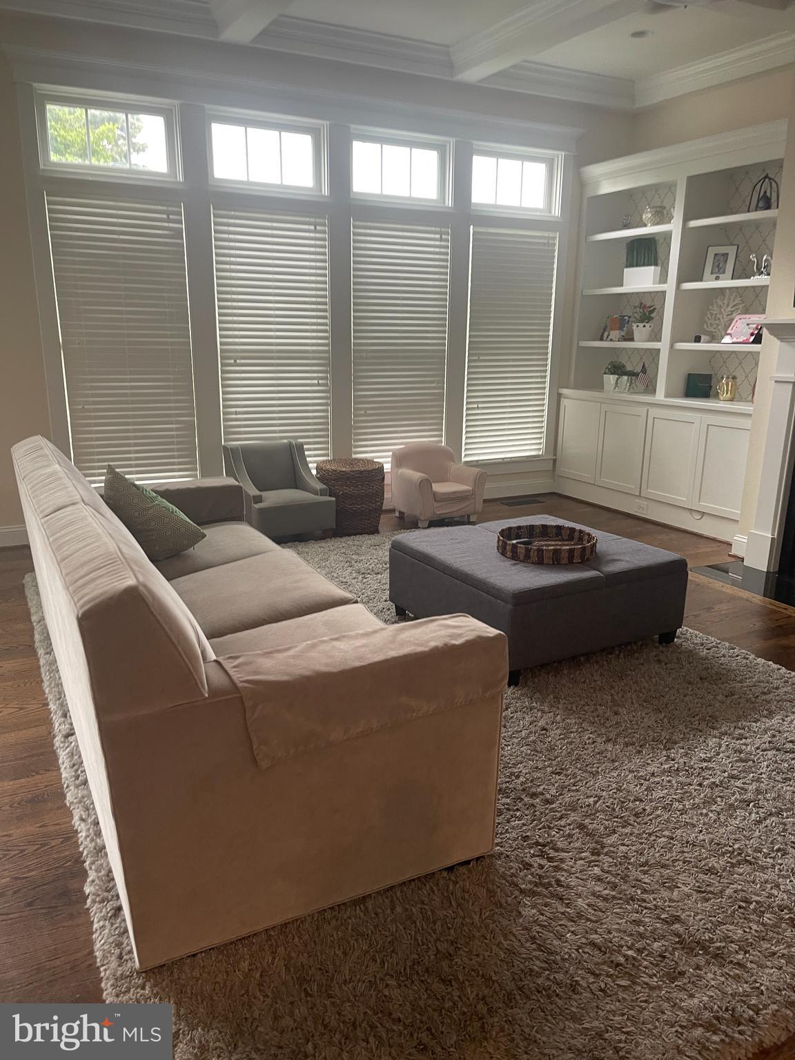 VIENNA WOODS - Residential