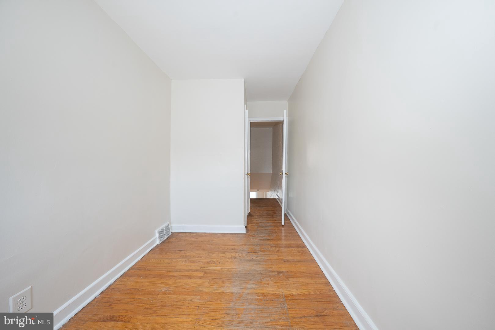 WEST OAK LANE - Residential