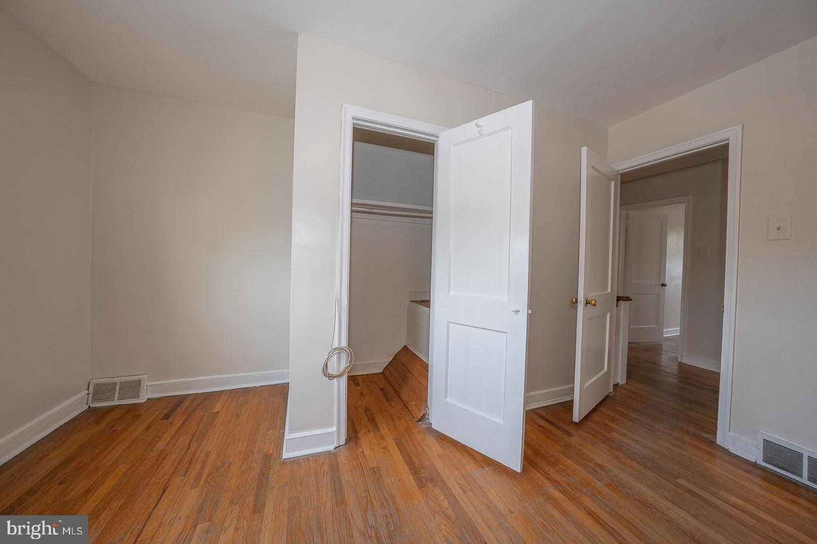 WEST OAK LANE - Residential