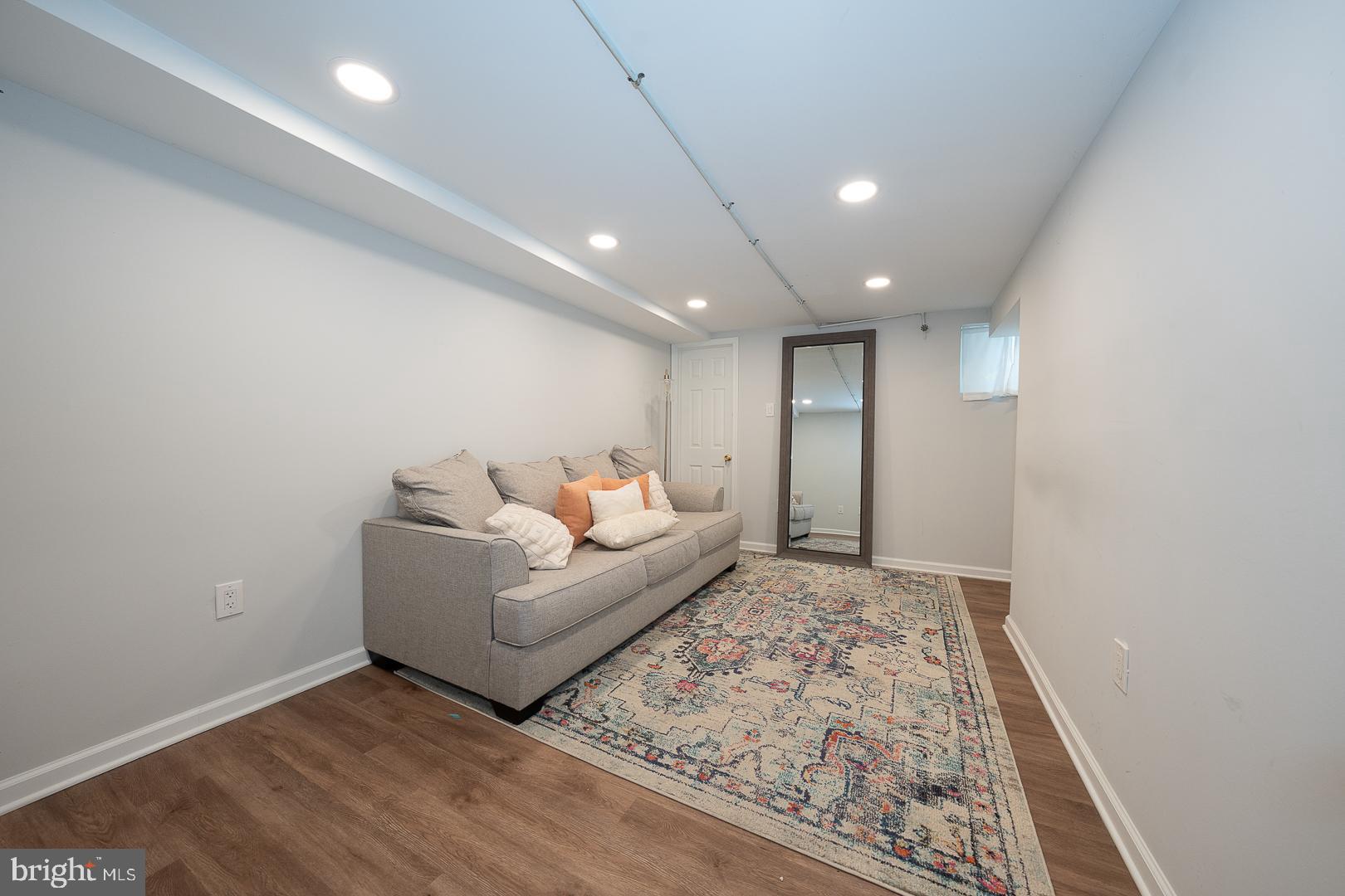 WEST OAK LANE - Residential