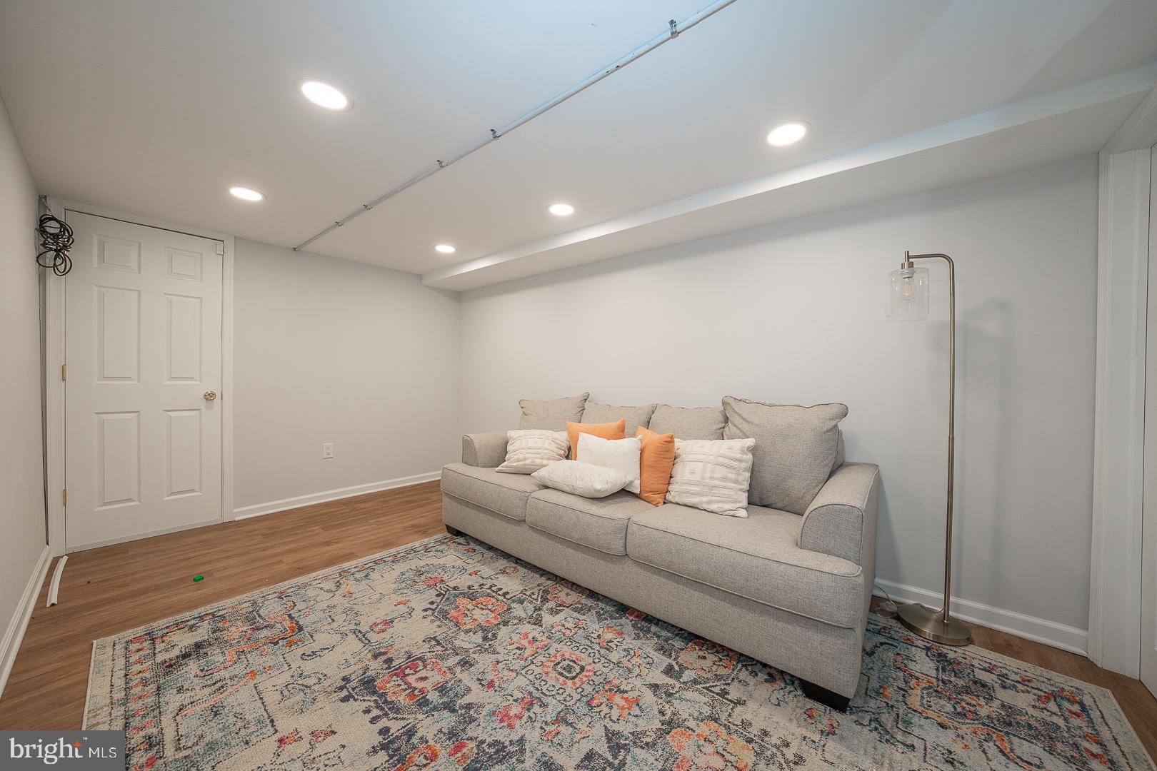 WEST OAK LANE - Residential