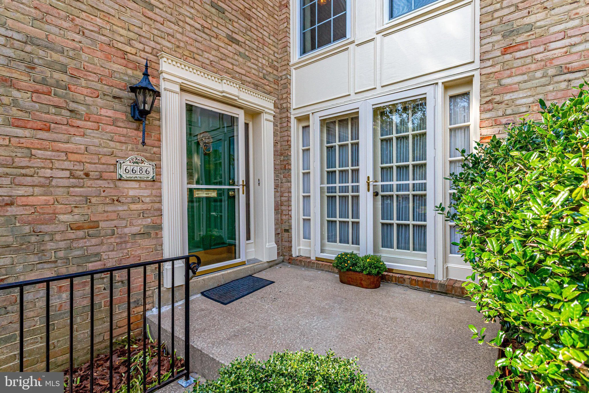 6686 Midhill Place, Falls Church, VA 22043