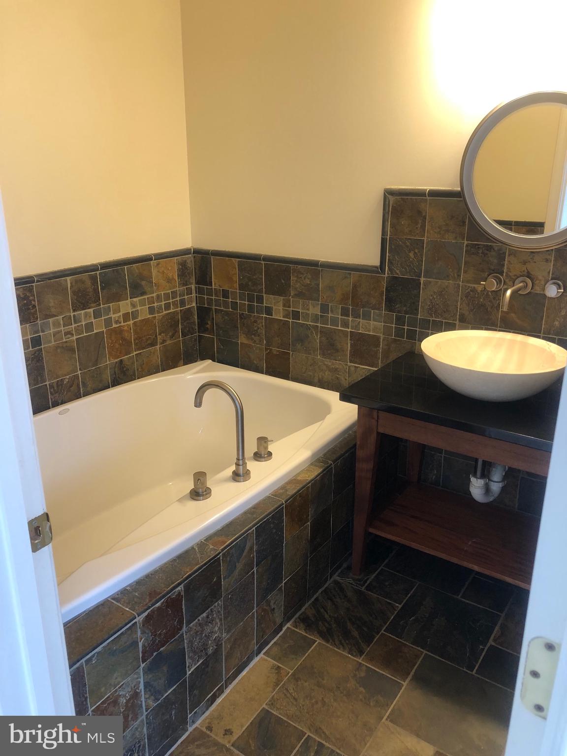 GLEN OAKS CONDOMINIUM - Residential