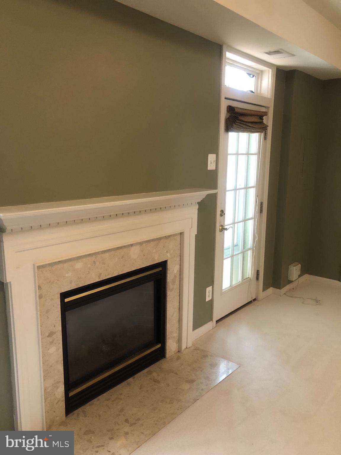 GLEN OAKS CONDOMINIUM - Residential