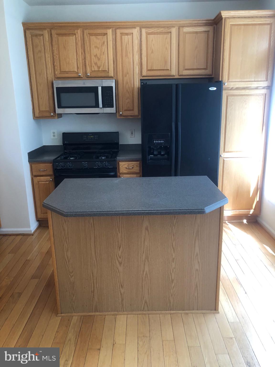 GLEN OAKS CONDOMINIUM - Residential