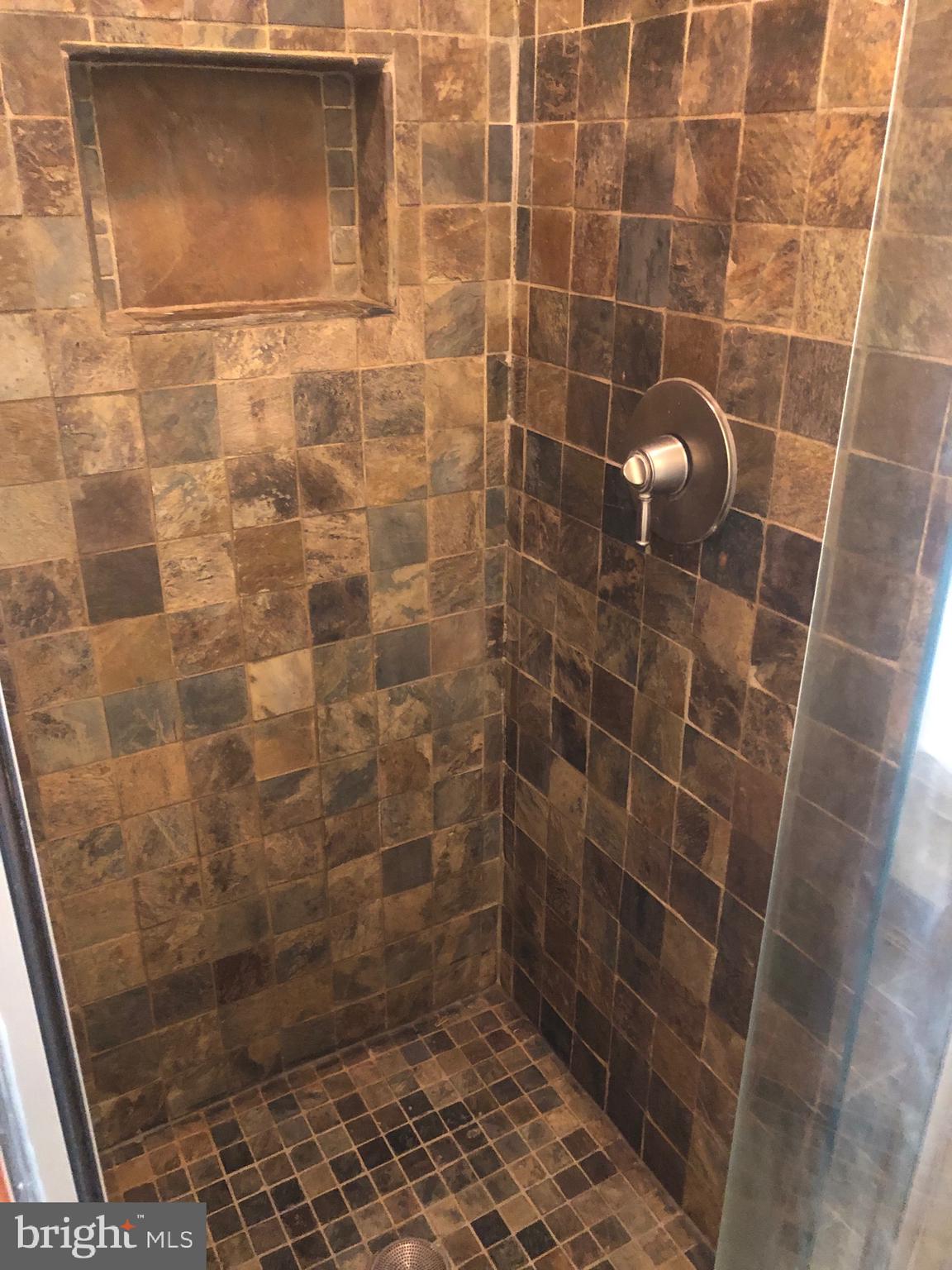 GLEN OAKS CONDOMINIUM - Residential