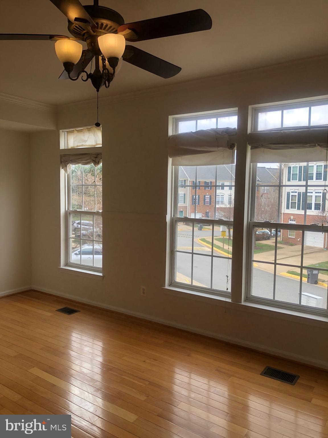 GLEN OAKS CONDOMINIUM - Residential