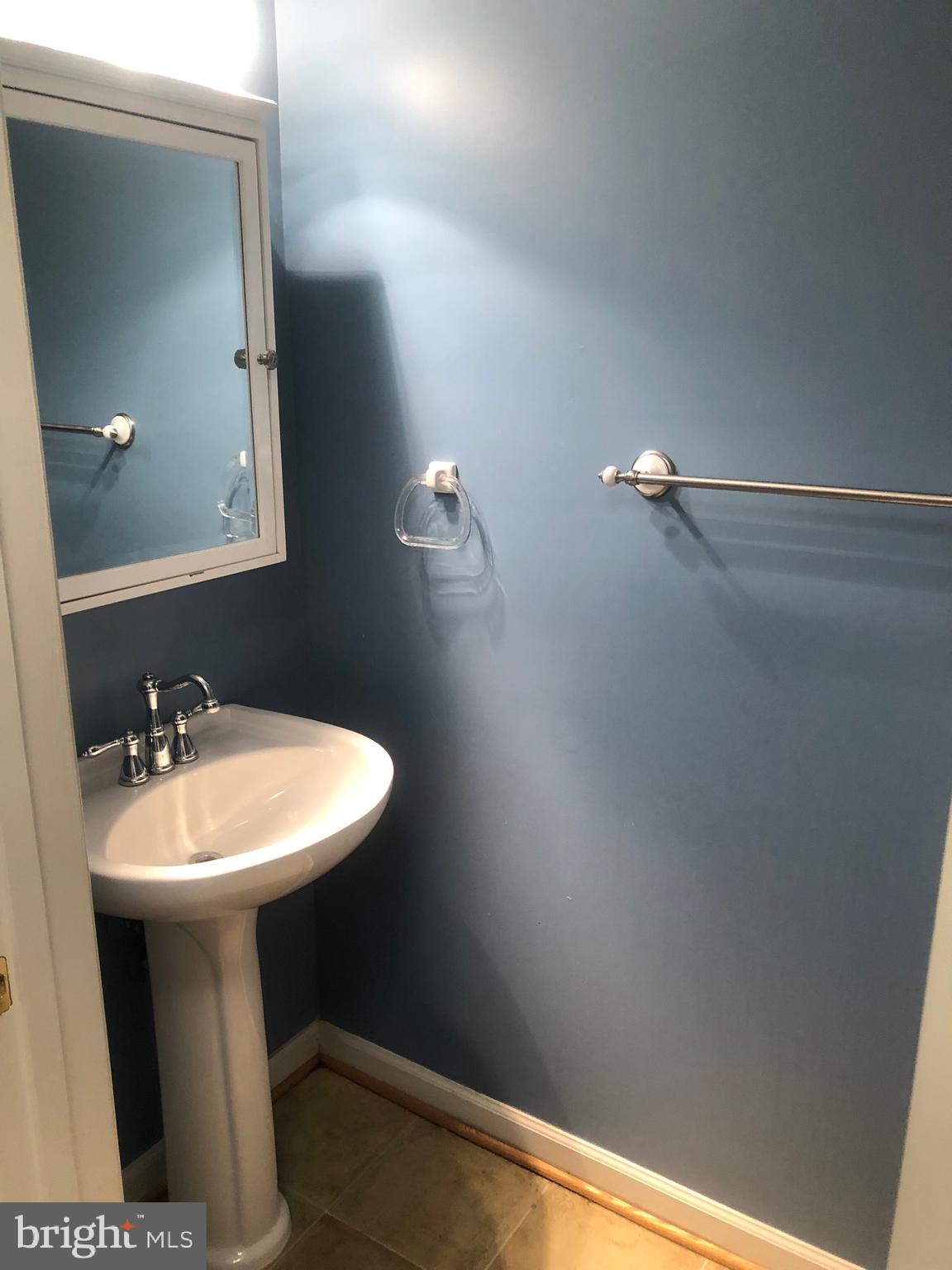 GLEN OAKS CONDOMINIUM - Residential