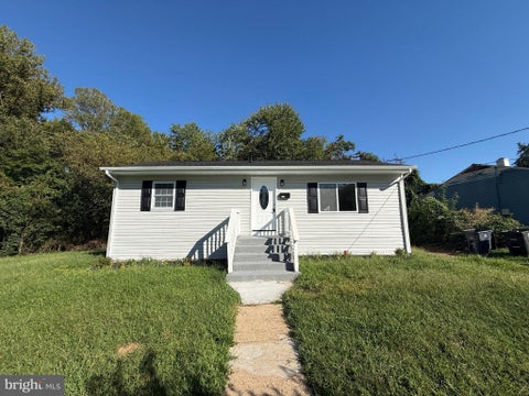 Photo of 2502 Newglen Avenue, DISTRICT HEIGHTS, MD 20747 (MLS # MDPG2220008)