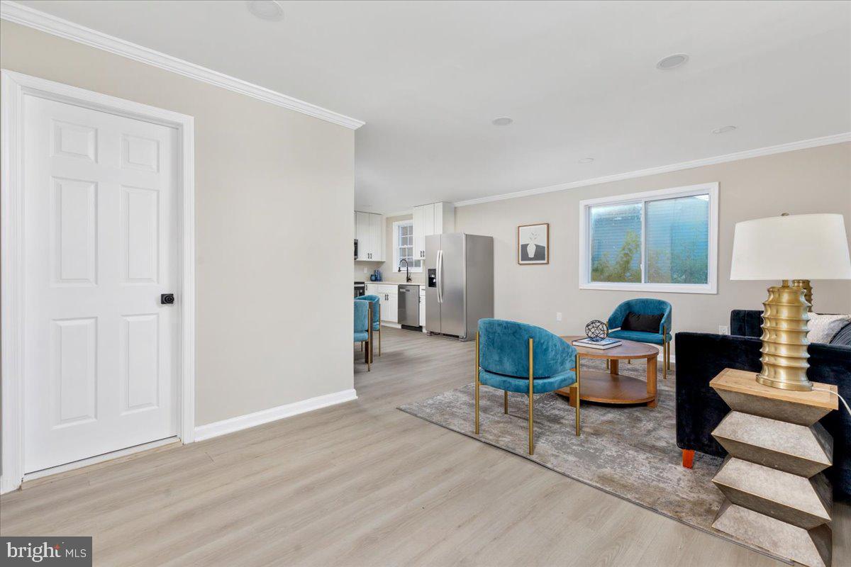 2502 NEWGLEN AVENUE
