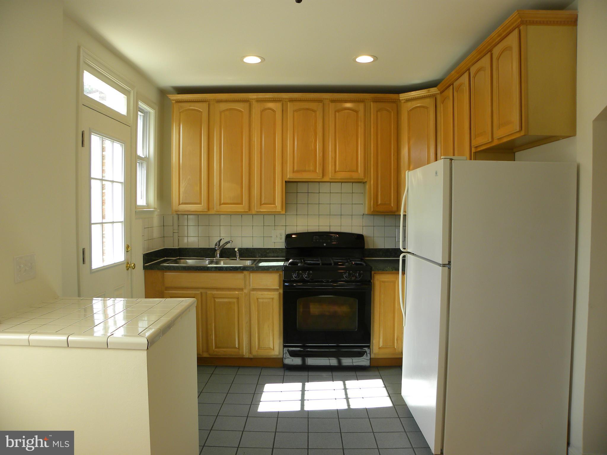 OLD TOWN ALEXANDRIA - Residential Lease