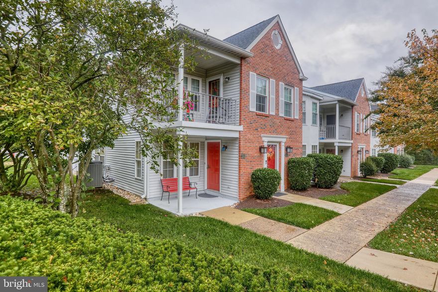 Rare Opportunity in The Quarters at Newtown Gate!
Welcome to this desirable 55+ community within walking distance to shopping and dining. This 1st-floor end unit features 2 spacious bedrooms, each with a walk-in closet, and 2 full baths. Highlights include hardwood flooring in the living and dining areas, fresh paint throughout, and an updated kitchen with ceramic tile flooring, granite countertops, tiled backsplash, and stainless steel appliances. The open and functional floor plan is meticulously maintained, offering both comfort and style. Enjoy a covered front porch, scenic walking paths, and convenient access to major roadways—all in a beautifully landscaped neighborhood.