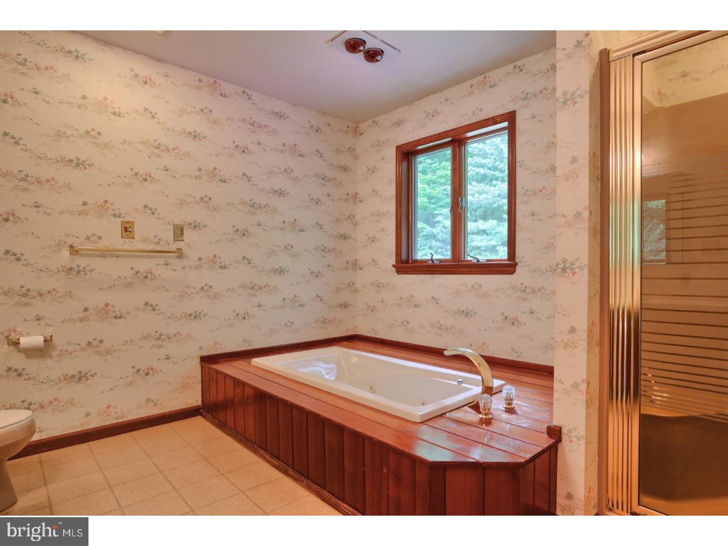 LAKE WYNONAH - Residential